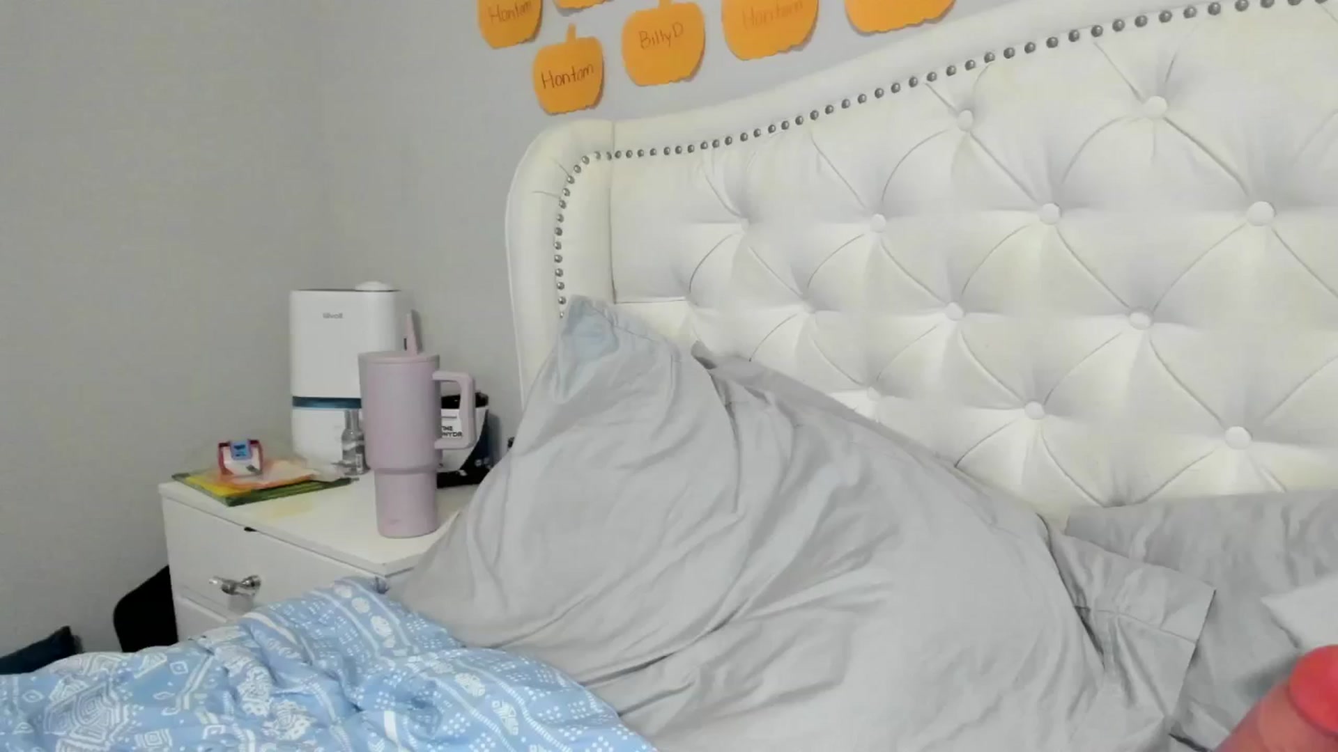 Gallery image thumbnail from OceanGoddesss's myfreecams stream on, 10/17/2024, 06:20 image 14 of 20