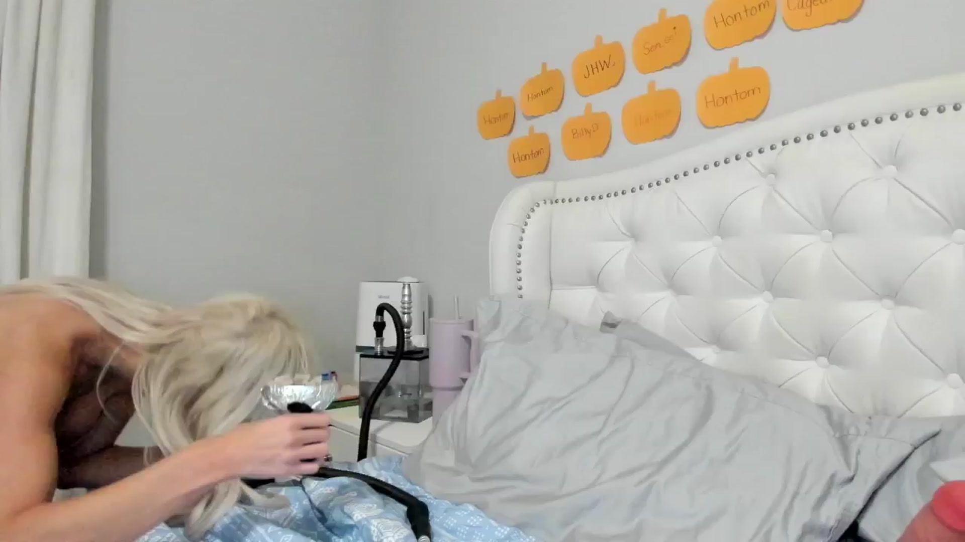 Gallery image thumbnail from OceanGoddesss's myfreecams stream on, 10/17/2024, 06:20 image 11 of 20
