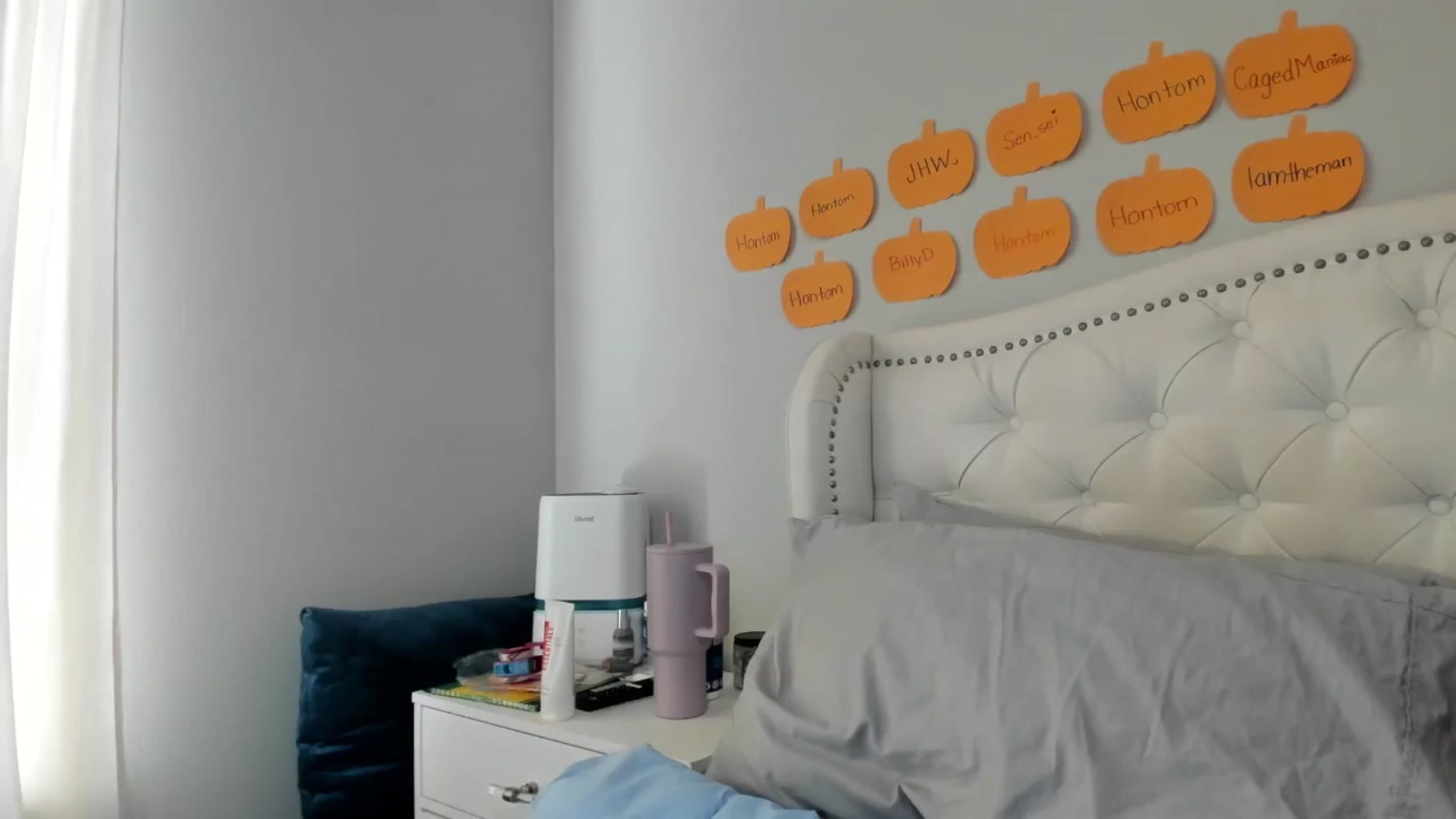 Gallery image thumbnail from OceanGoddesss's myfreecams stream on, 10/18/2024, 19:04 image 19 of 20