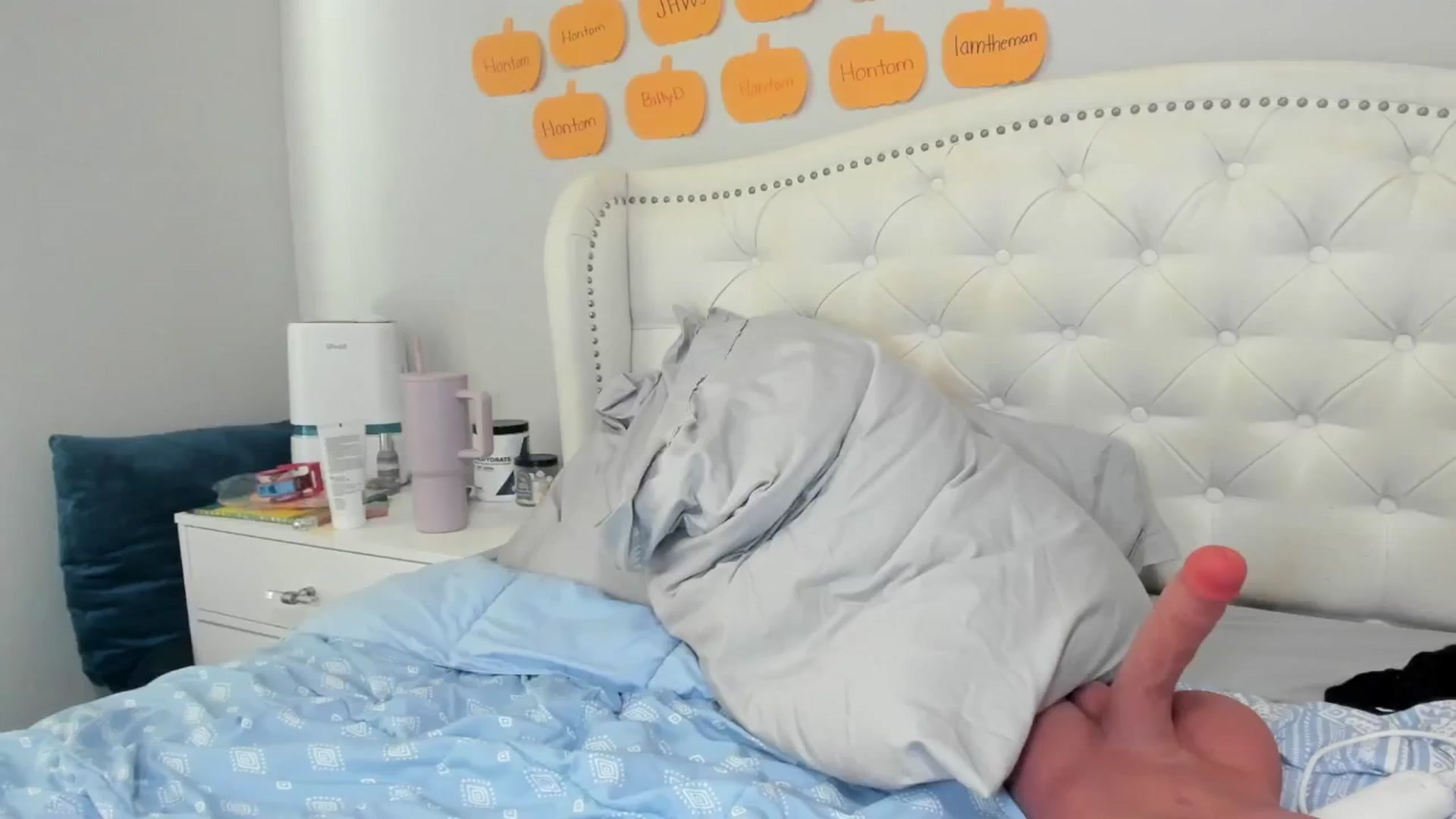 Gallery image thumbnail from OceanGoddesss's myfreecams stream on, 10/18/2024, 21:38 image 13 of 20