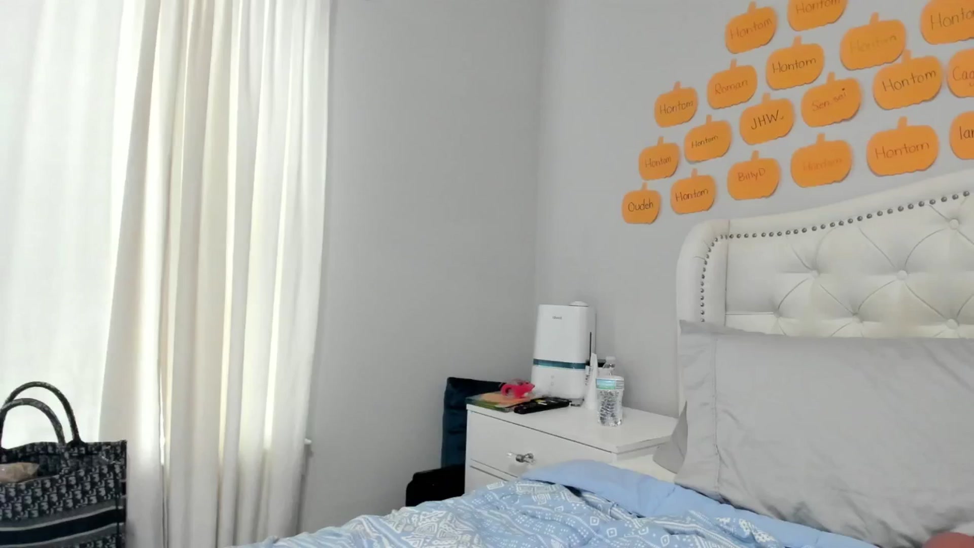 Gallery image thumbnail from OceanGoddesss's myfreecams stream on, 10/29/2024, 19:40 image 4 of 20