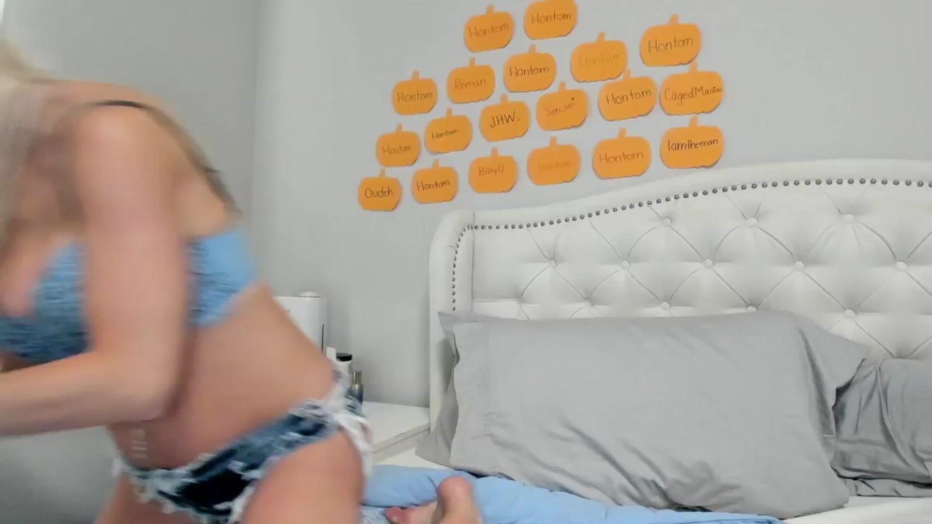 Gallery image thumbnail from OceanGoddesss's myfreecams stream on, 10/29/2024, 19:40 image 1 of 20