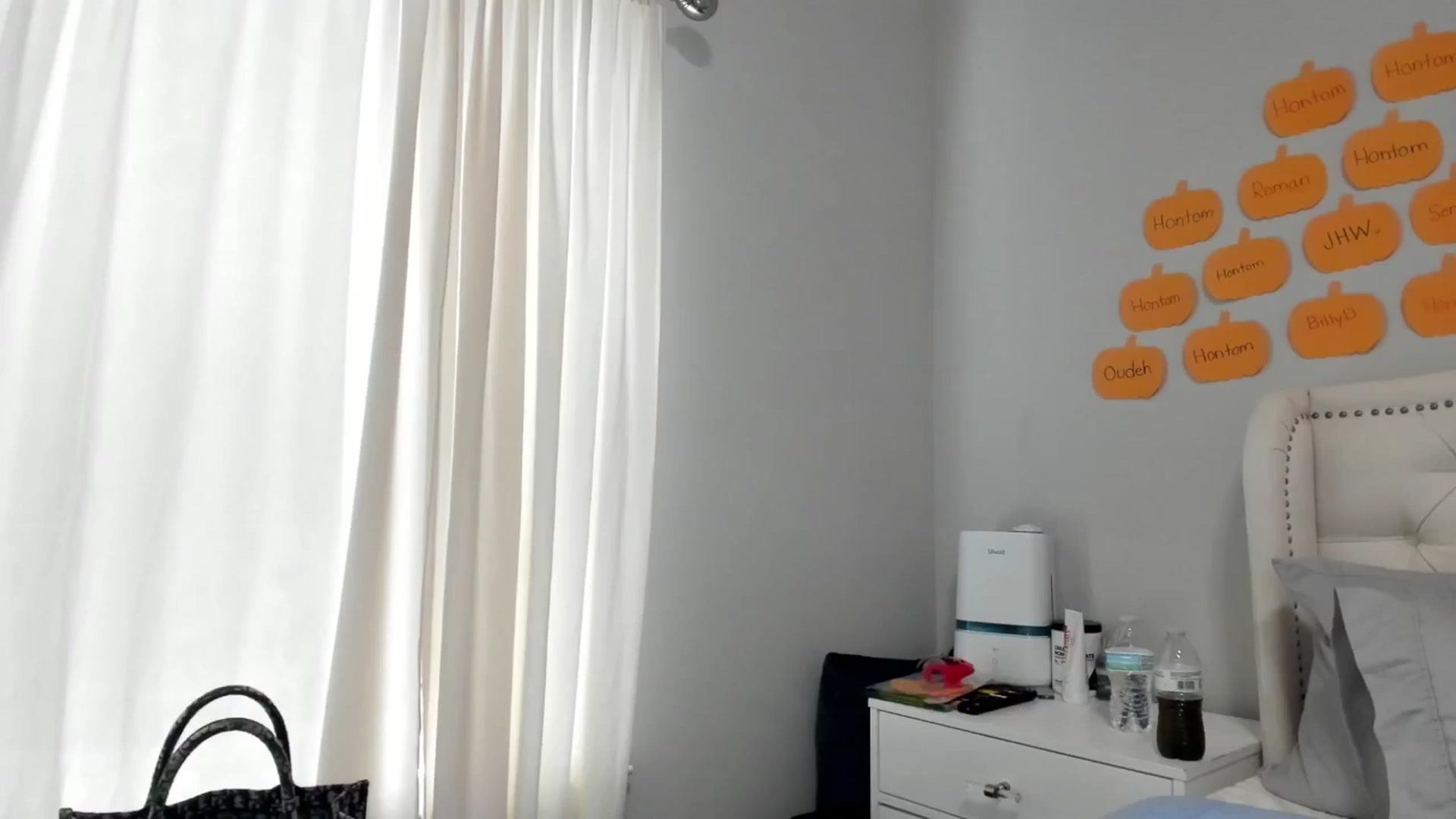 Gallery image thumbnail from OceanGoddesss's myfreecams stream on, 10/29/2024, 19:40 image 13 of 20