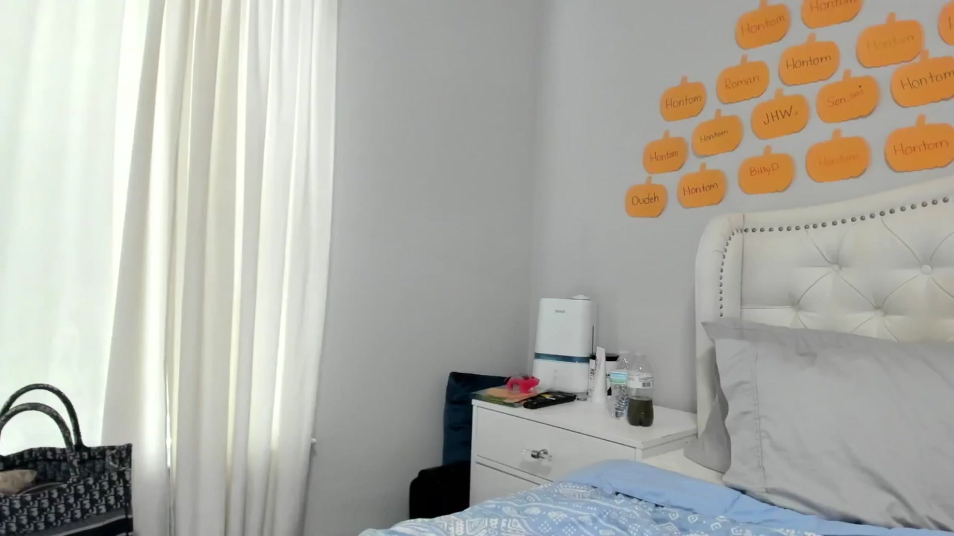 Gallery image thumbnail from OceanGoddesss's myfreecams stream on, 10/29/2024, 19:40 image 19 of 20
