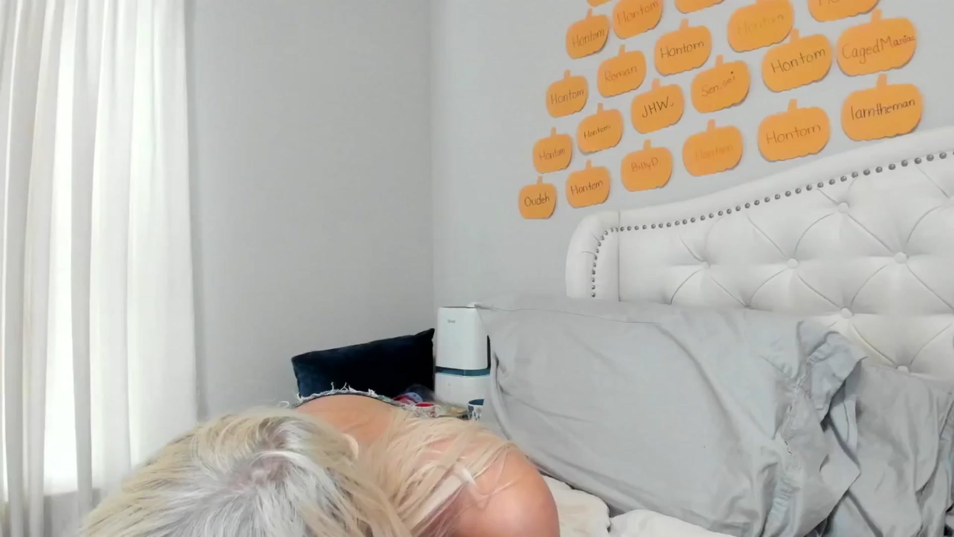 Gallery image thumbnail from OceanGoddesss's myfreecams stream on, 11/03/2024, 22:19 image 5 of 20