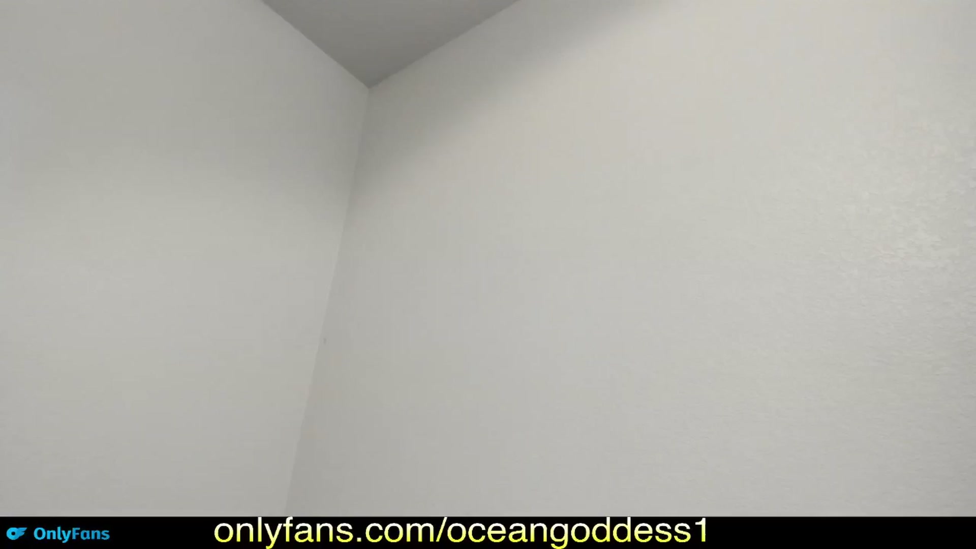 Gallery image thumbnail from OceanGoddesss's myfreecams stream on, 11/13/2024, 23:24 image 12 of 20