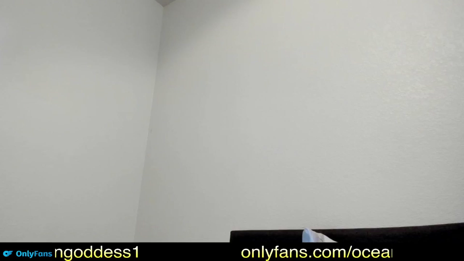 Gallery image thumbnail from OceanGoddesss's myfreecams stream on, 11/15/2024, 20:35 image 4 of 20