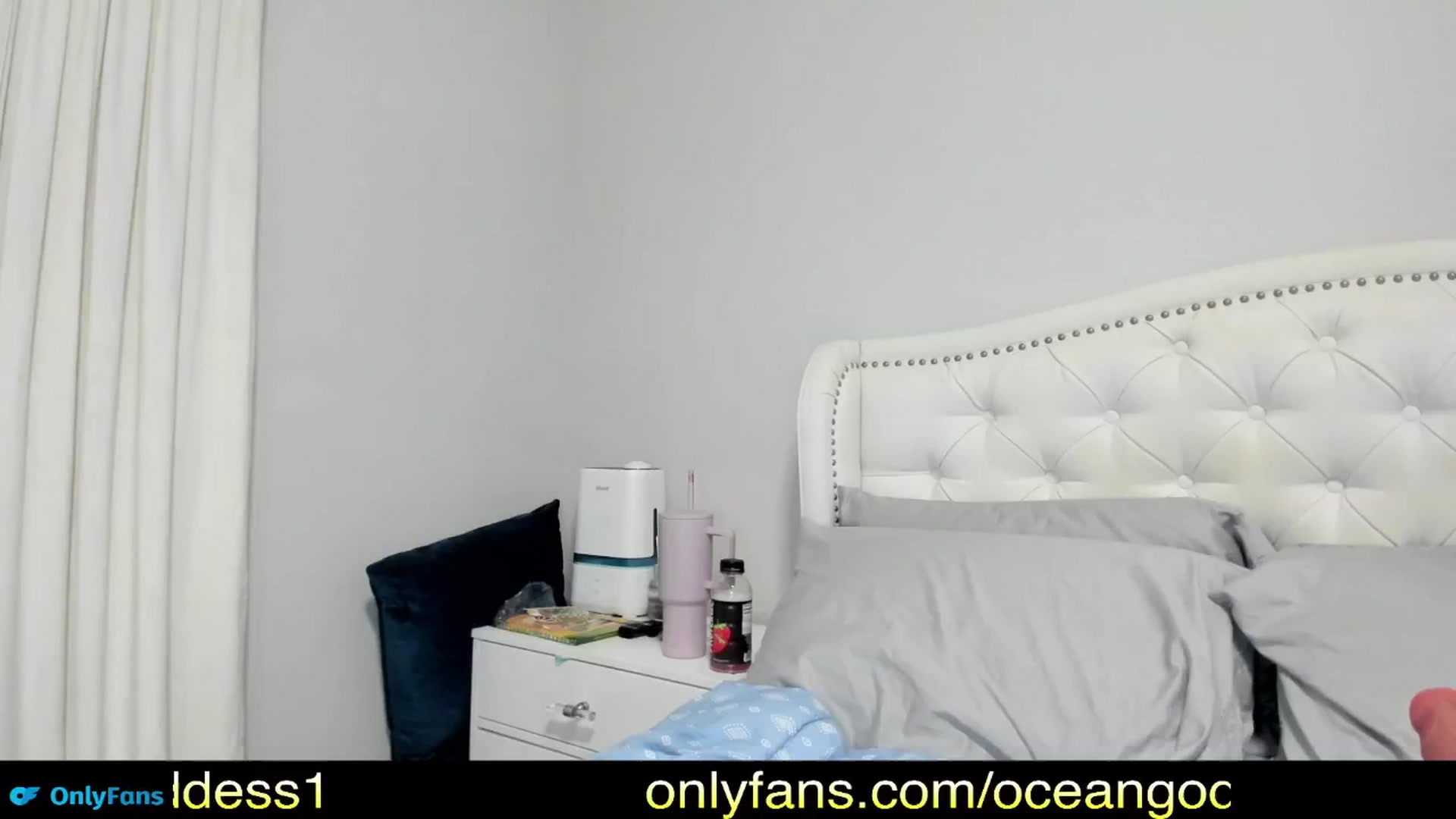 Gallery image thumbnail from OceanGoddesss's myfreecams stream on, 11/21/2024, 02:25 image 6 of 20
