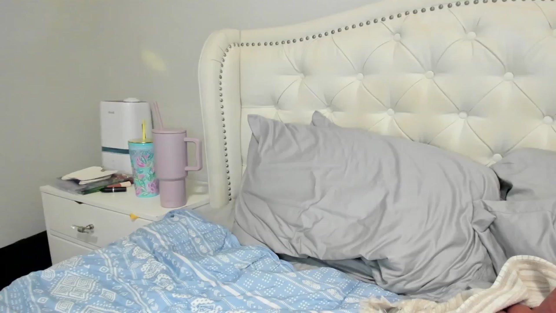 Gallery image thumbnail from OceanGoddesss's myfreecams stream on, 11/25/2024, 06:24 image 10 of 20