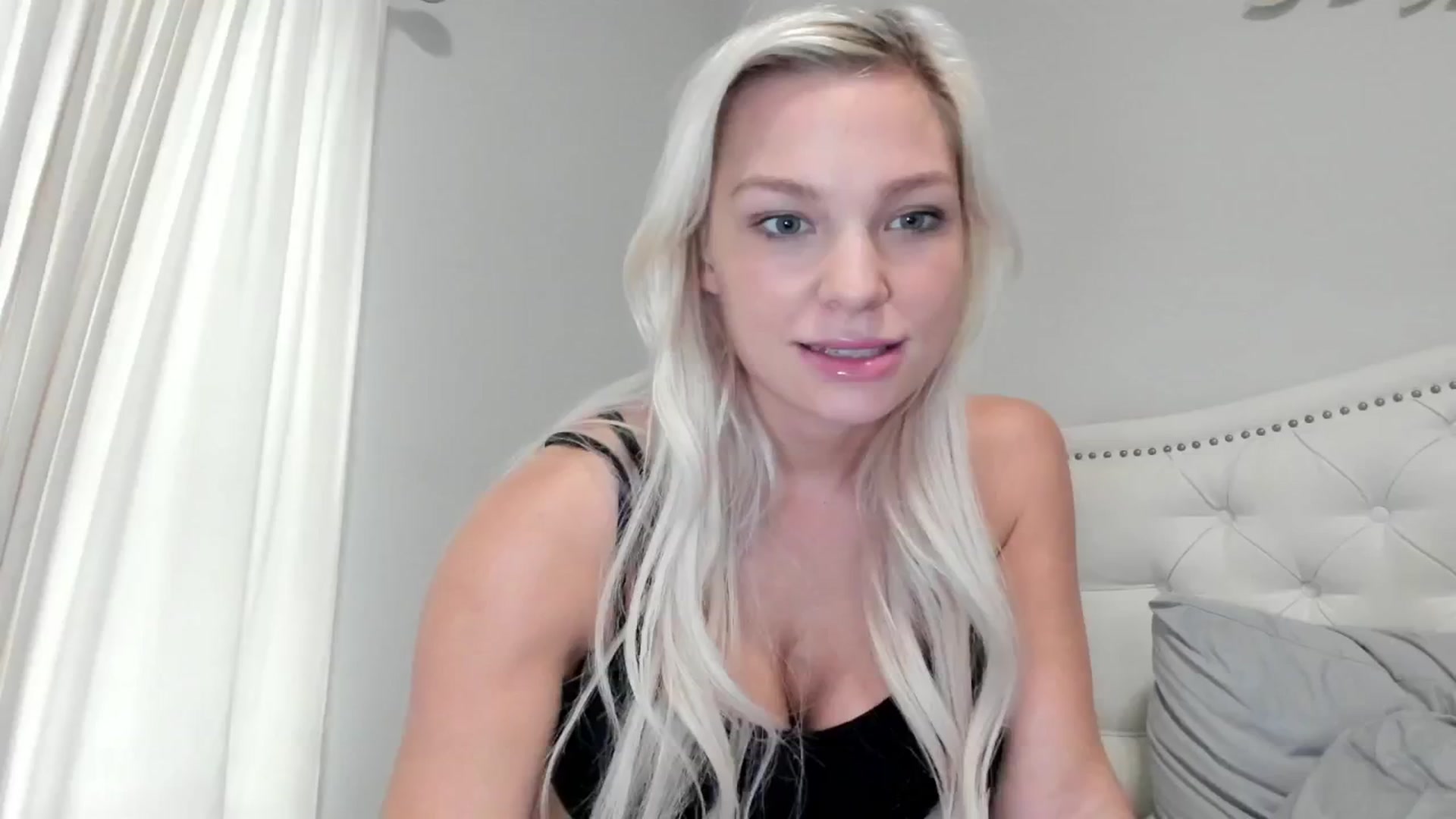 Gallery image thumbnail from OceanGoddesss's myfreecams stream on, 11/25/2024, 20:04 image 1 of 20