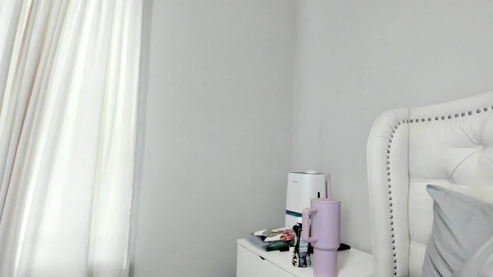 Gallery image thumbnail from OceanGoddesss's myfreecams stream on, 11/25/2024, 20:04 image 19 of 20