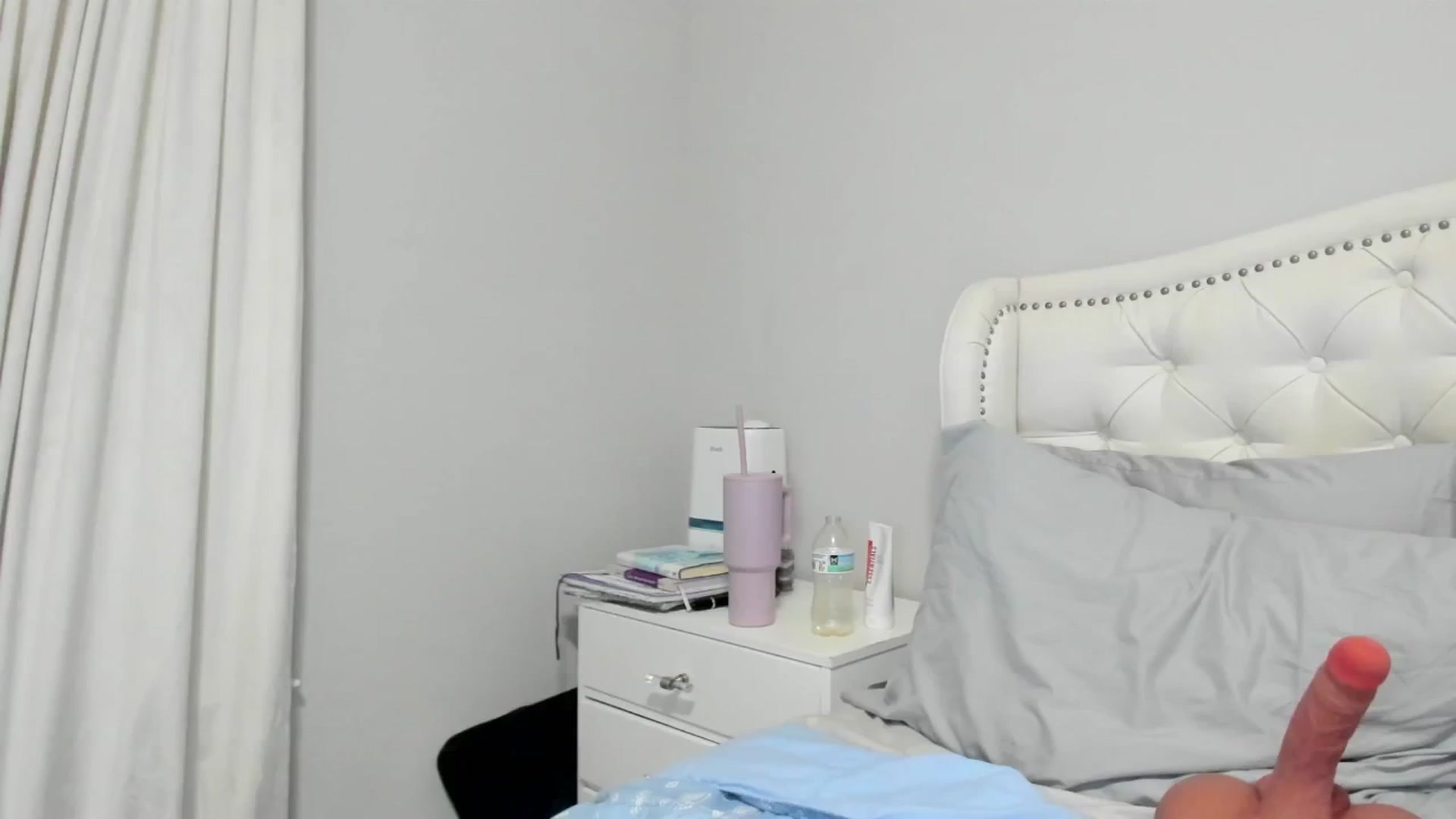 Gallery image thumbnail from OceanGoddesss's myfreecams stream on, 11/27/2024, 03:27 image 13 of 20