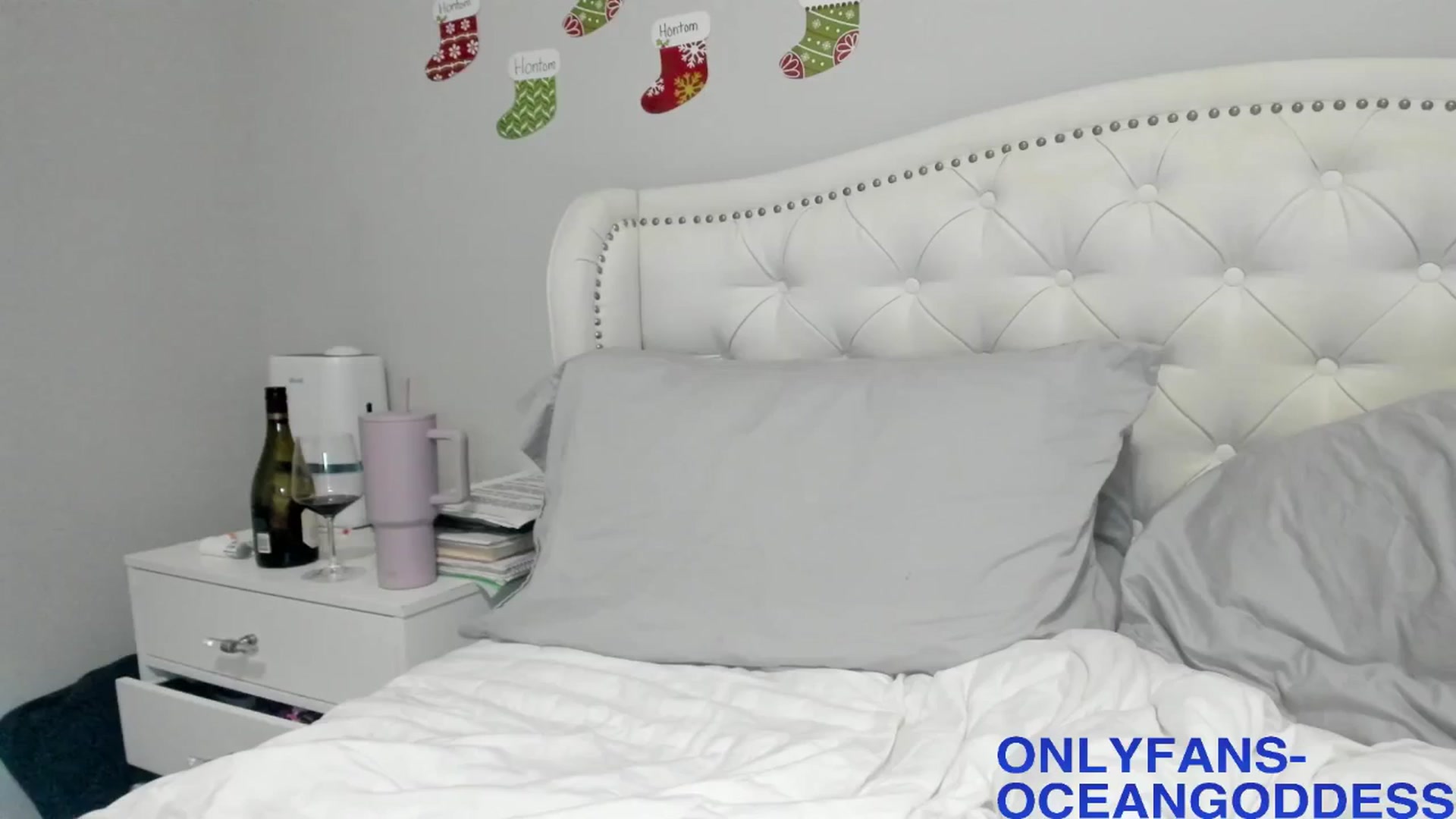 Gallery image thumbnail from OceanGoddesss's myfreecams stream on, 12/10/2024, 09:06 image 1 of 20