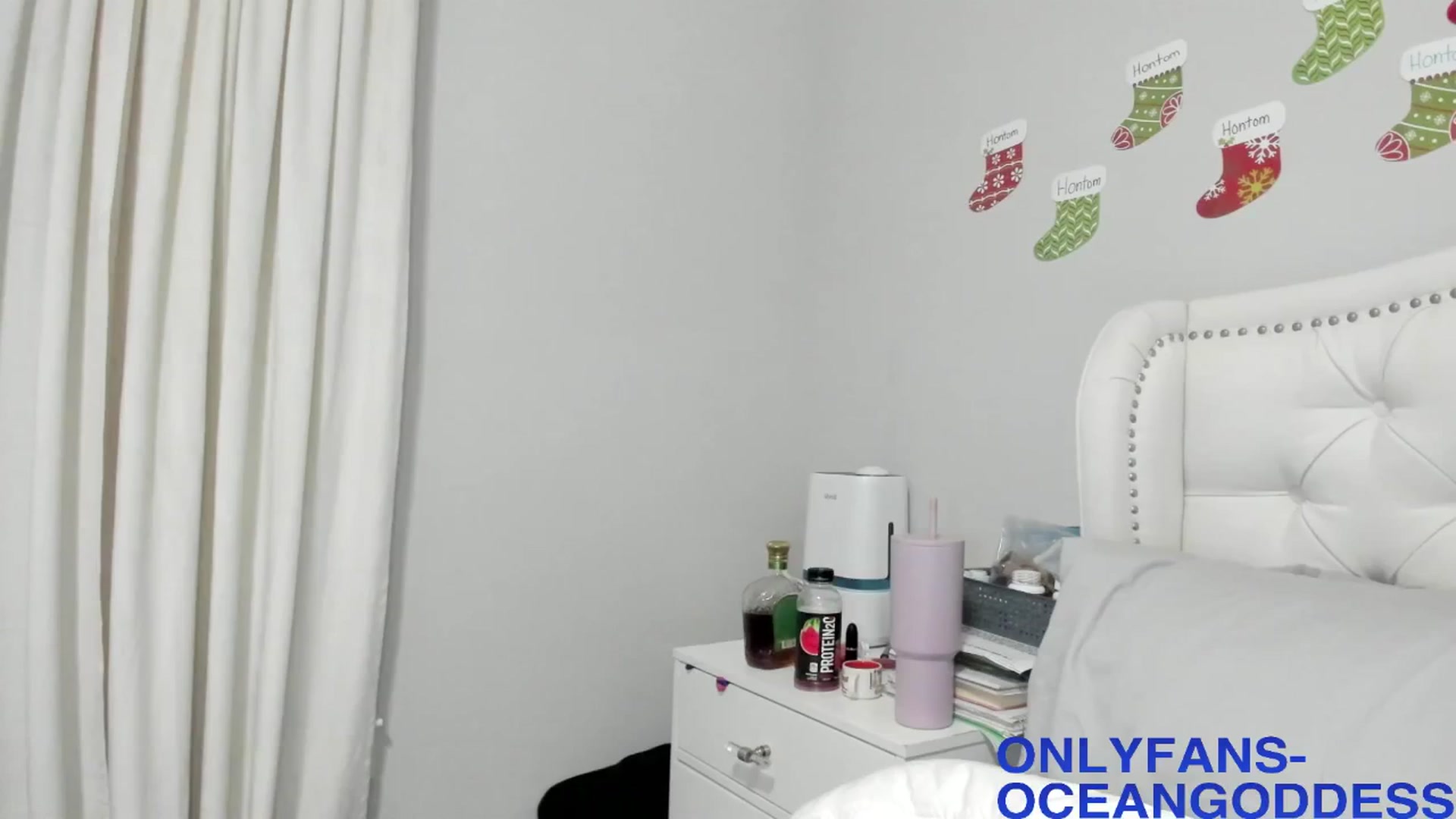 Gallery image thumbnail from OceanGoddesss's myfreecams stream on, 12/11/2024, 06:45 image 17 of 20