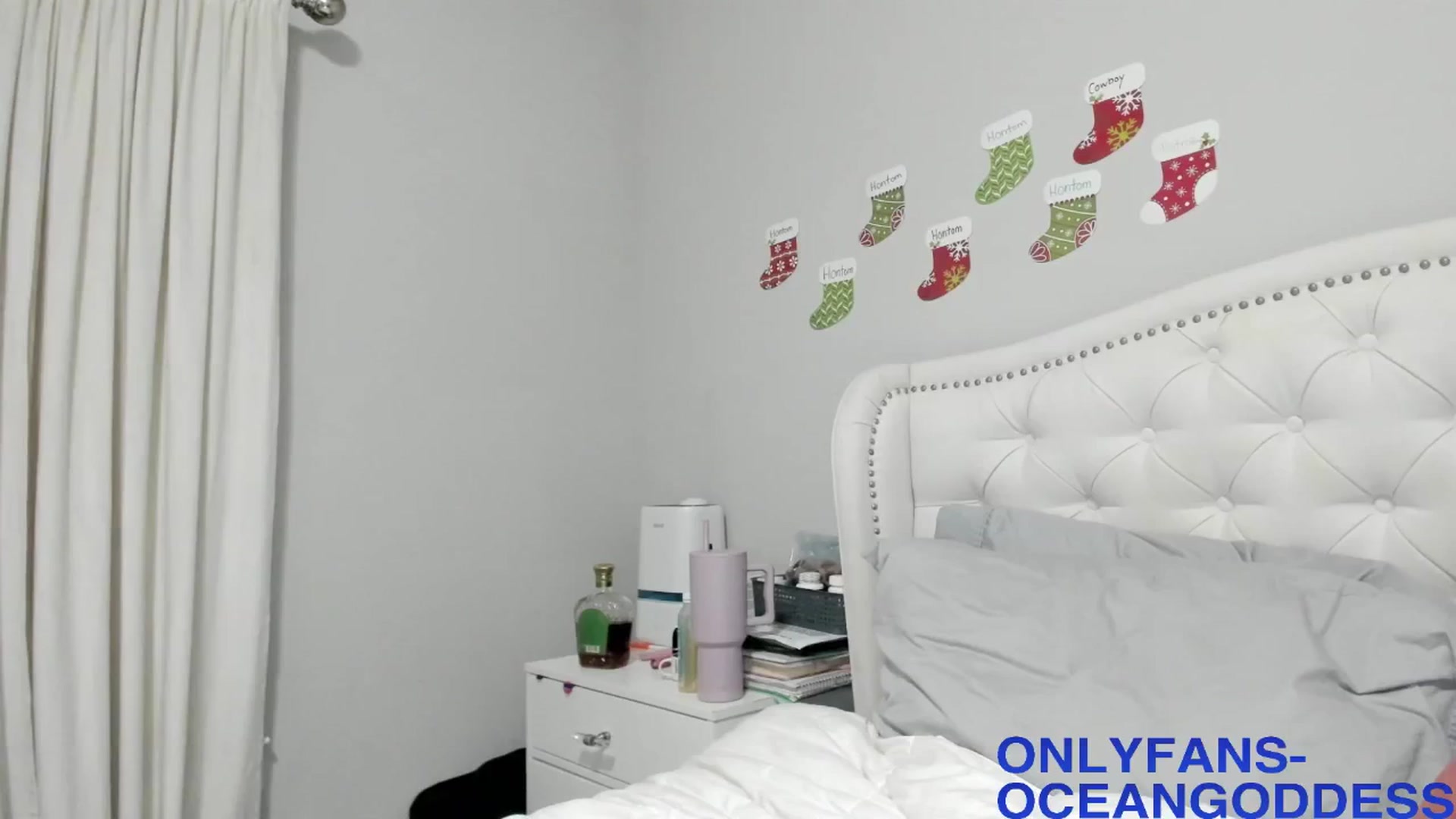 Gallery image thumbnail from OceanGoddesss's myfreecams stream on, 12/11/2024, 08:01 image 12 of 20