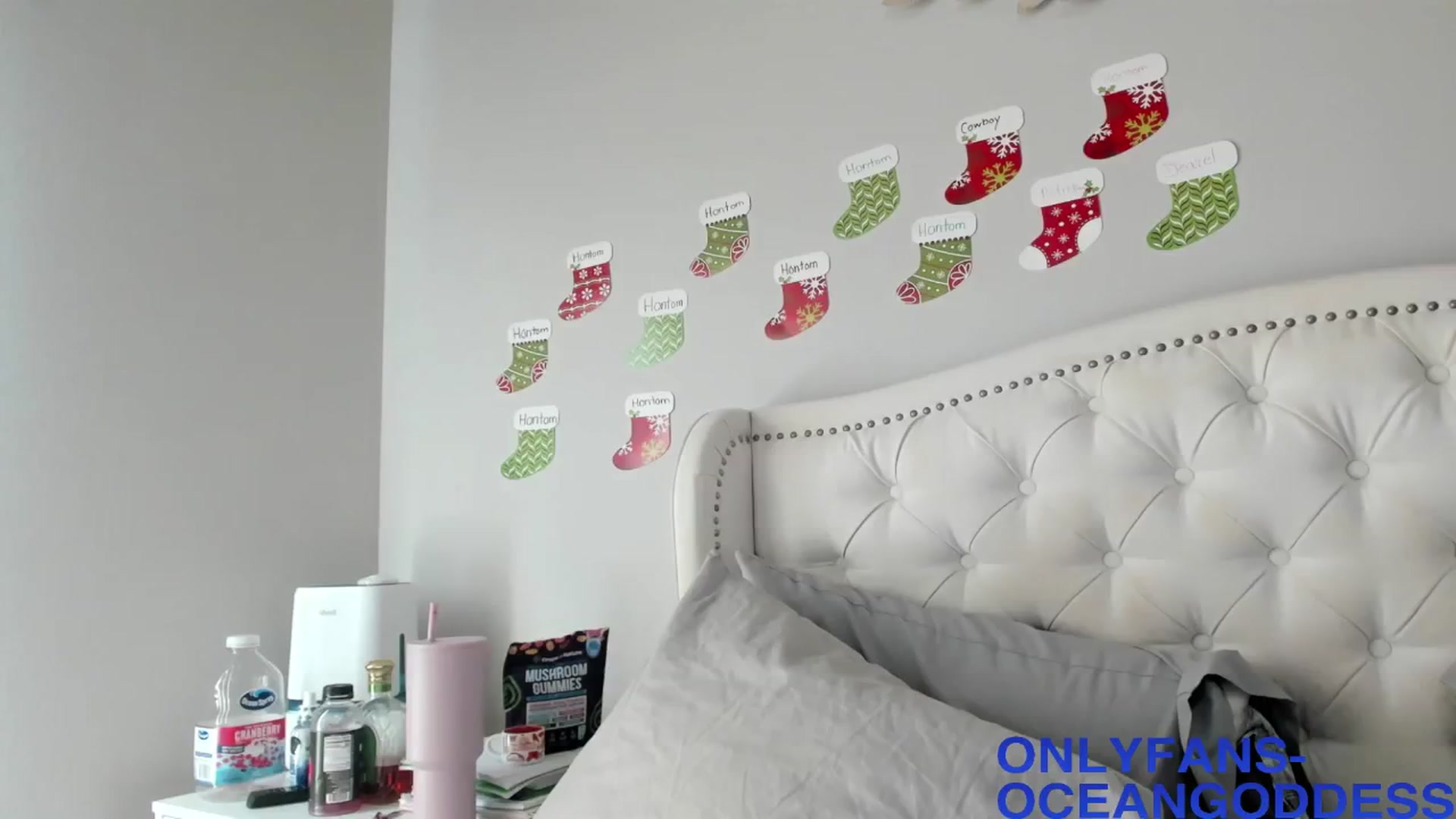 Gallery image thumbnail from OceanGoddesss's myfreecams stream on, 12/21/2024, 23:15 image 9 of 20