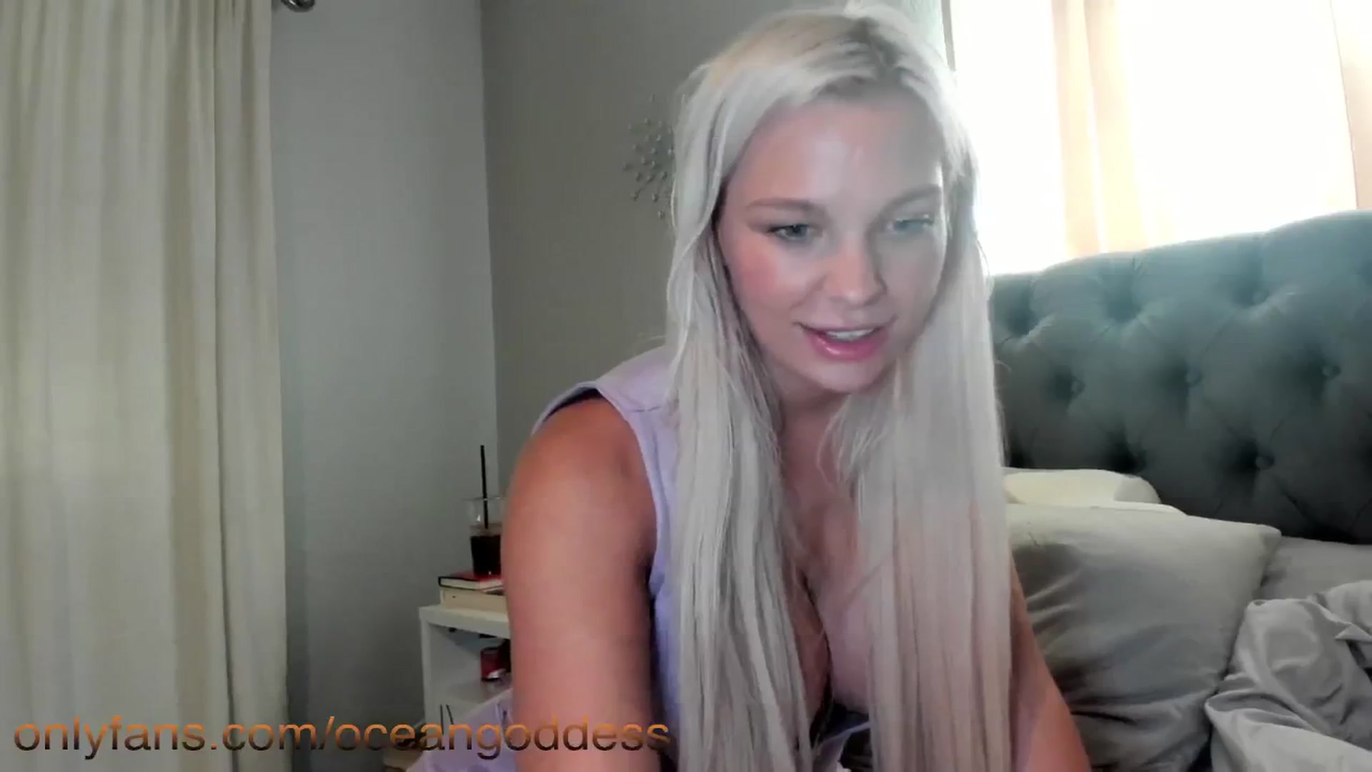 Gallery image thumbnail from OceanGoddesss's myfreecams stream on, 07/18/2025, 22:24 image 13 of 20