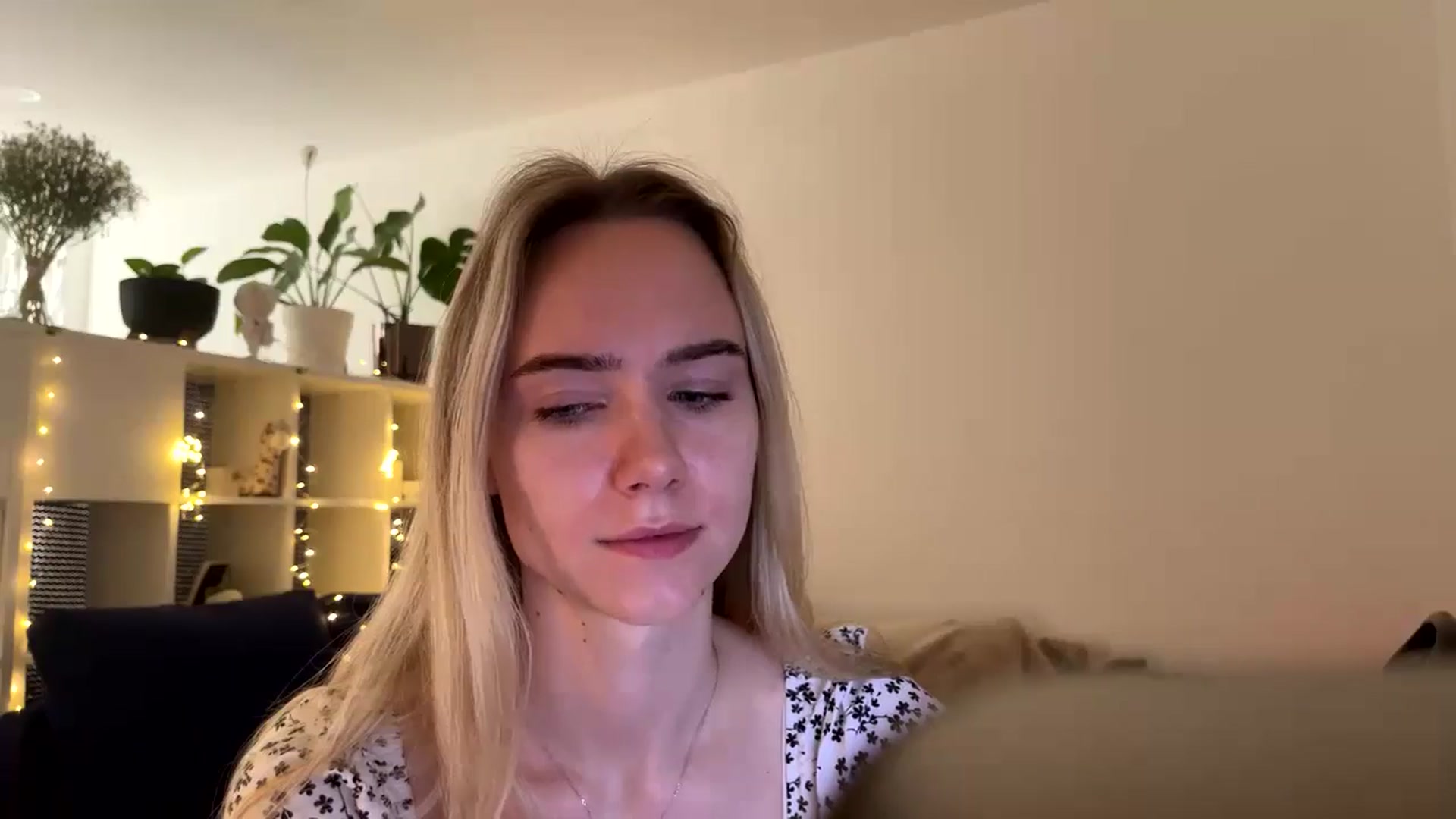 Gallery image thumbnail from Ocean__Soul's myfreecams stream on, 04/04/2025, 06:18 image 19 of 20