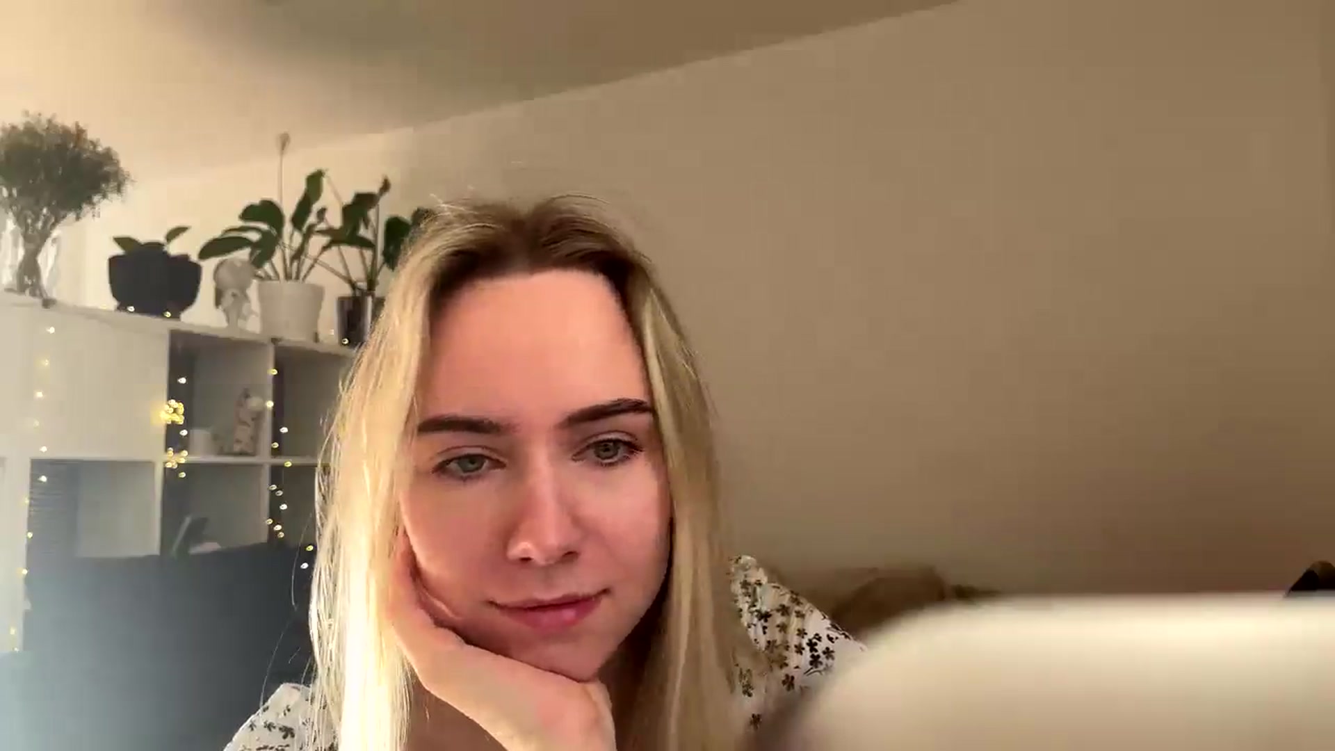 Gallery image thumbnail from Ocean__Soul's myfreecams stream on, 04/04/2025, 06:18 image 15 of 20