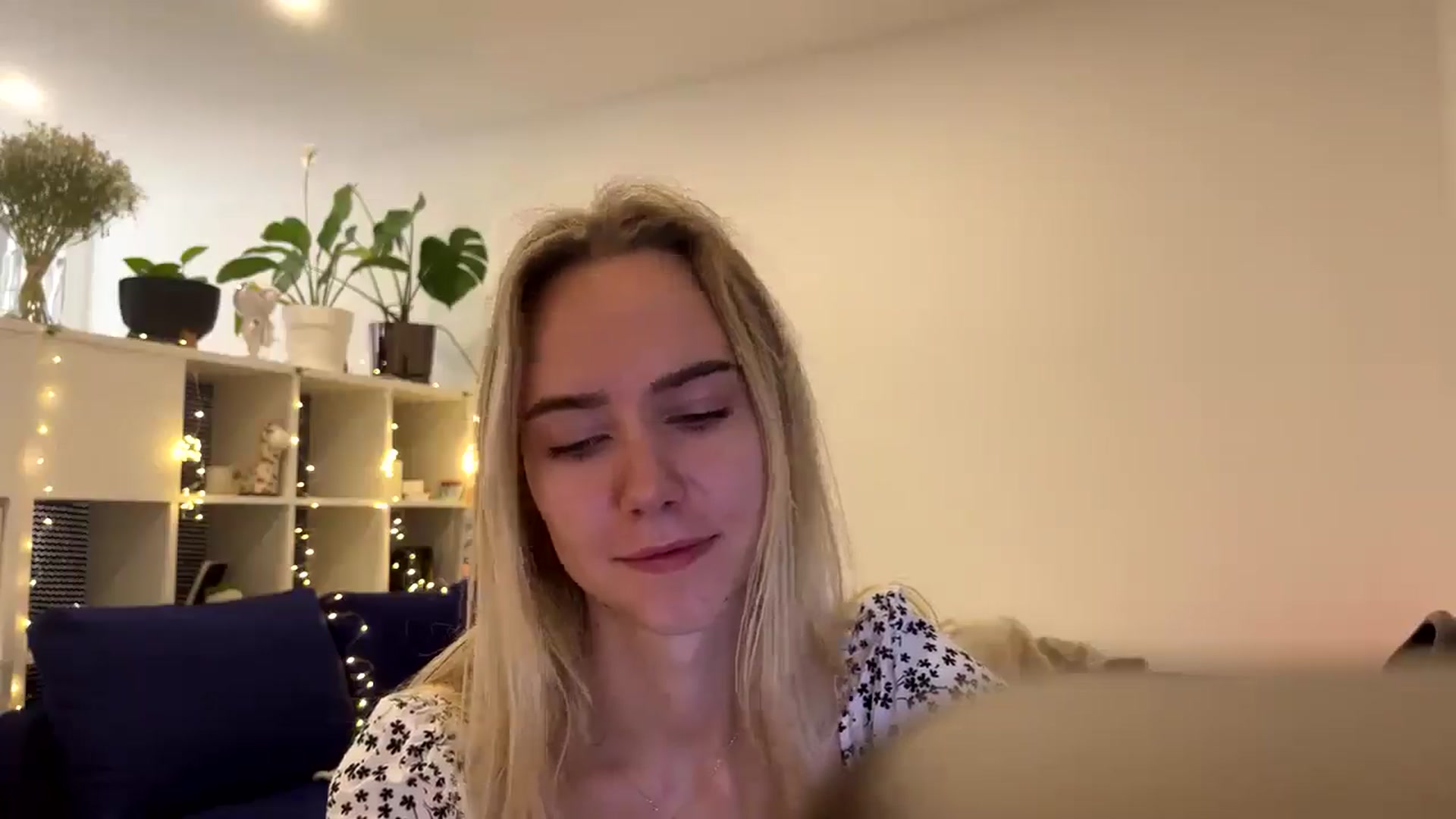 Gallery image thumbnail from Ocean__Soul's myfreecams stream on, 04/04/2025, 07:13 image 3 of 20