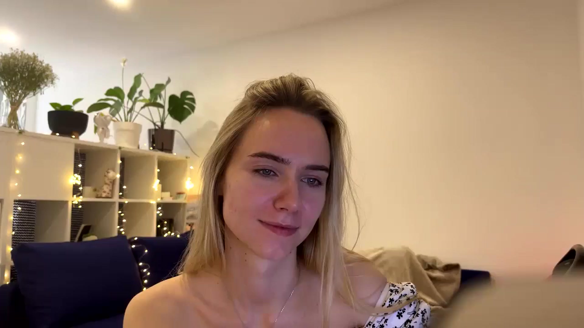 Gallery image thumbnail from Ocean__Soul's myfreecams stream on, 04/04/2025, 08:38 image 8 of 20