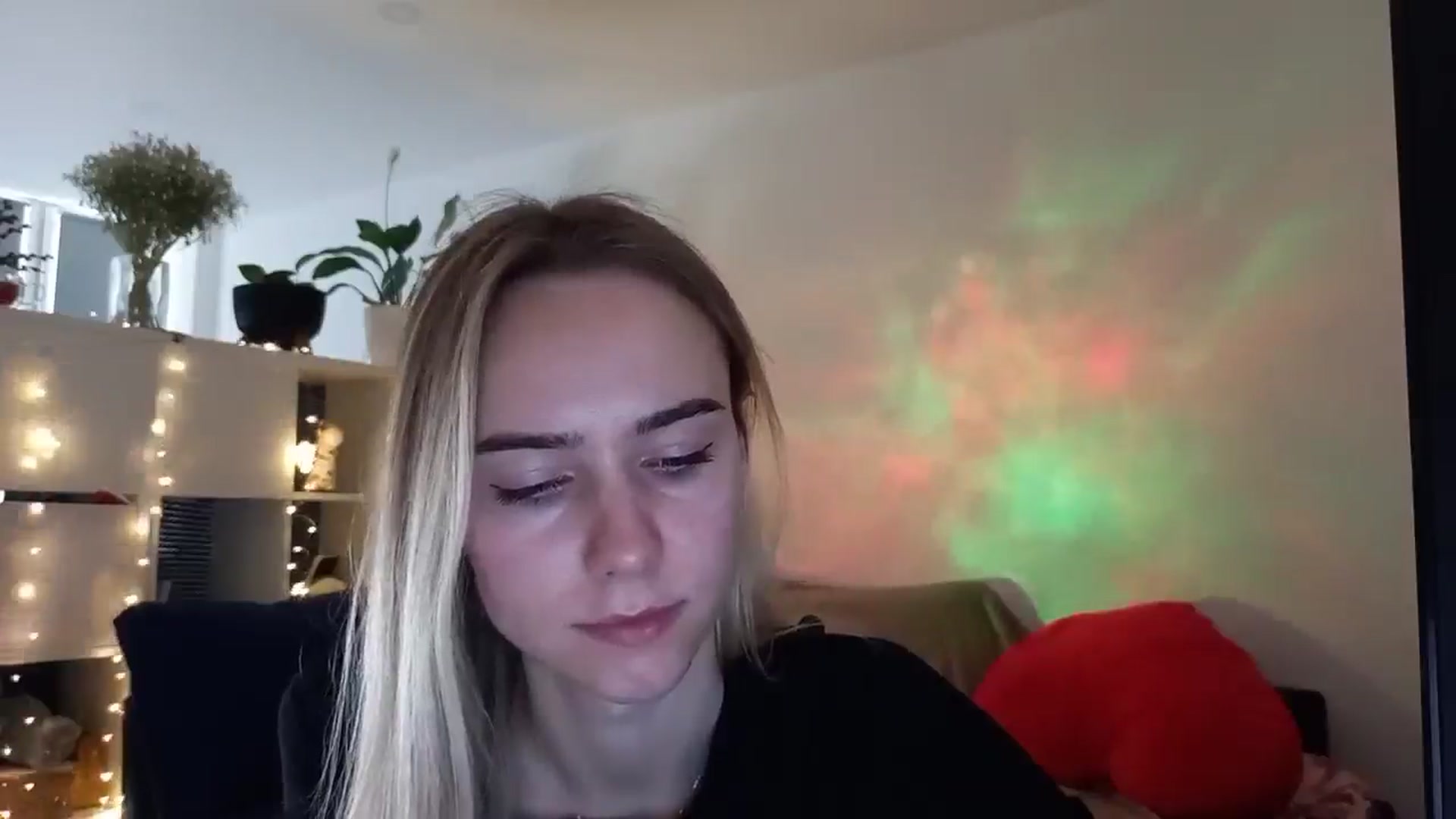 Gallery image thumbnail from Ocean__Soul's myfreecams stream on, 04/05/2025, 10:32 image 2 of 20