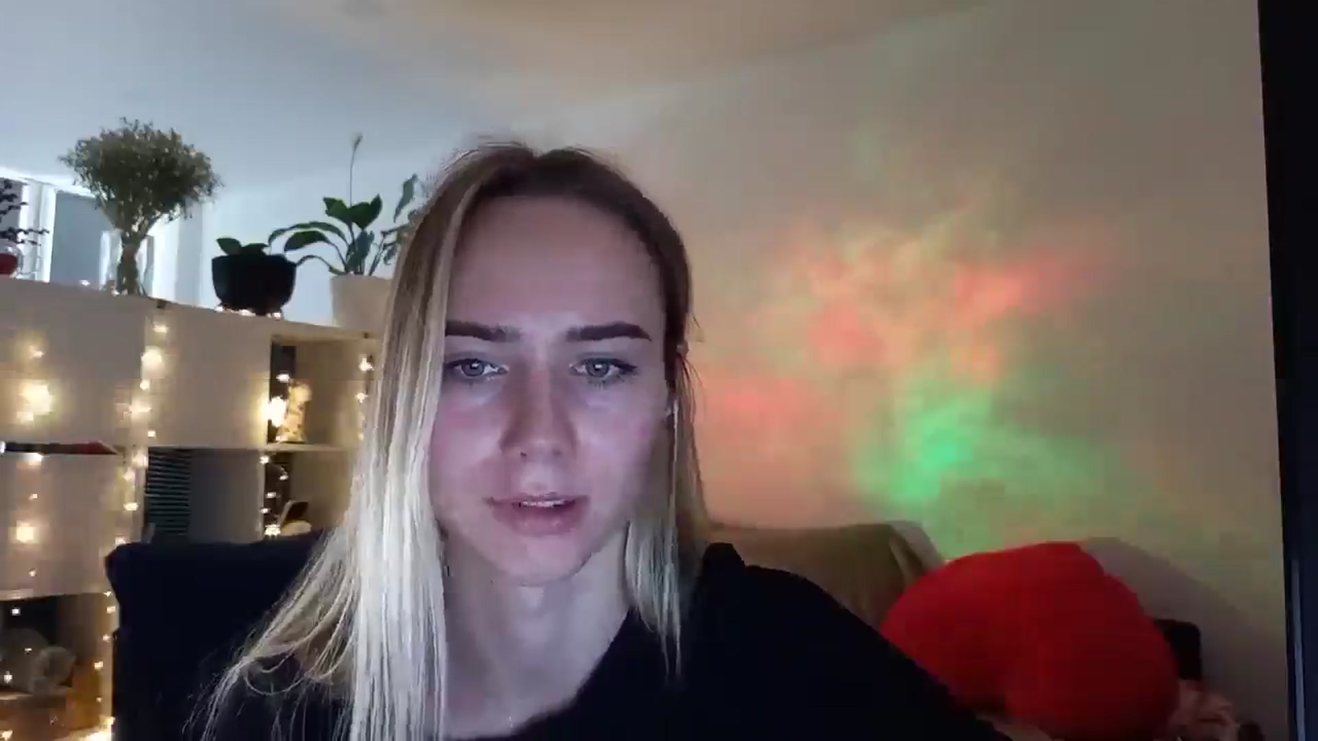 Gallery image thumbnail from Ocean__Soul's myfreecams stream on, 04/05/2025, 11:49 image 8 of 20
