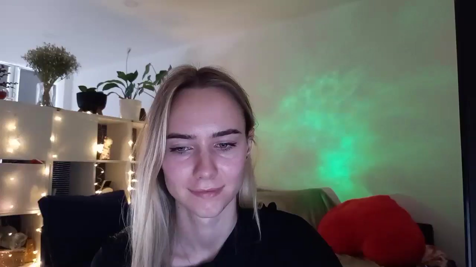 Gallery image thumbnail from Ocean__Soul's myfreecams stream on, 04/05/2025, 11:49 image 16 of 20