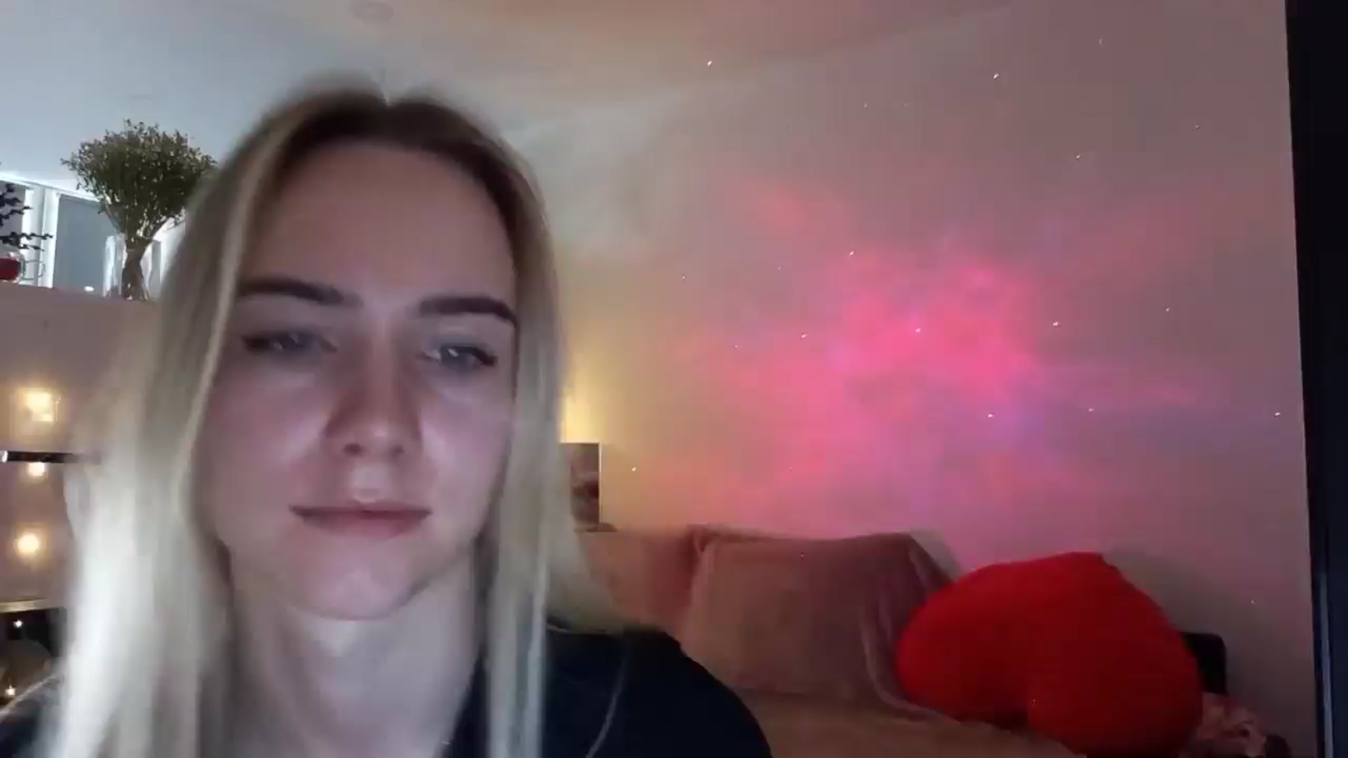 Gallery image thumbnail from Ocean__Soul's myfreecams stream on, 04/05/2025, 12:22 image 1 of 20