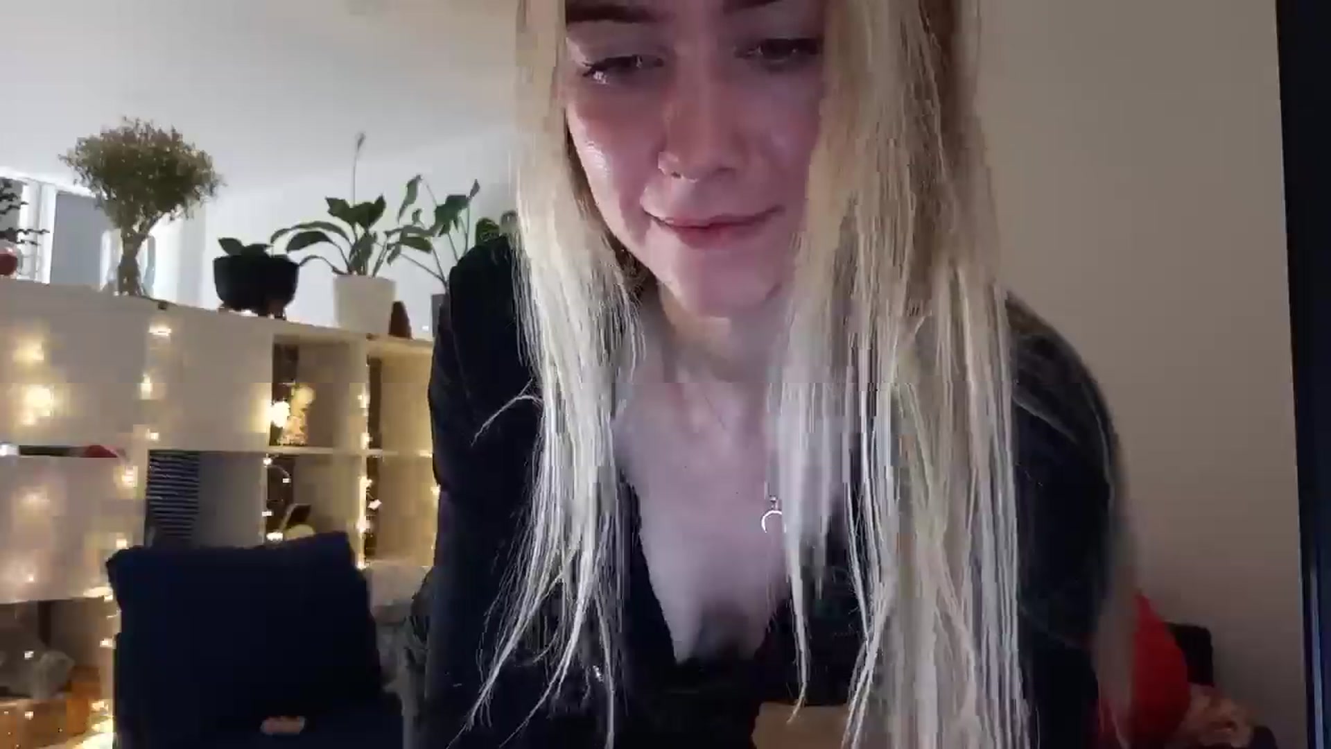 Gallery image thumbnail from Ocean__Soul's myfreecams stream on, 04/05/2025, 13:35 image 3 of 20
