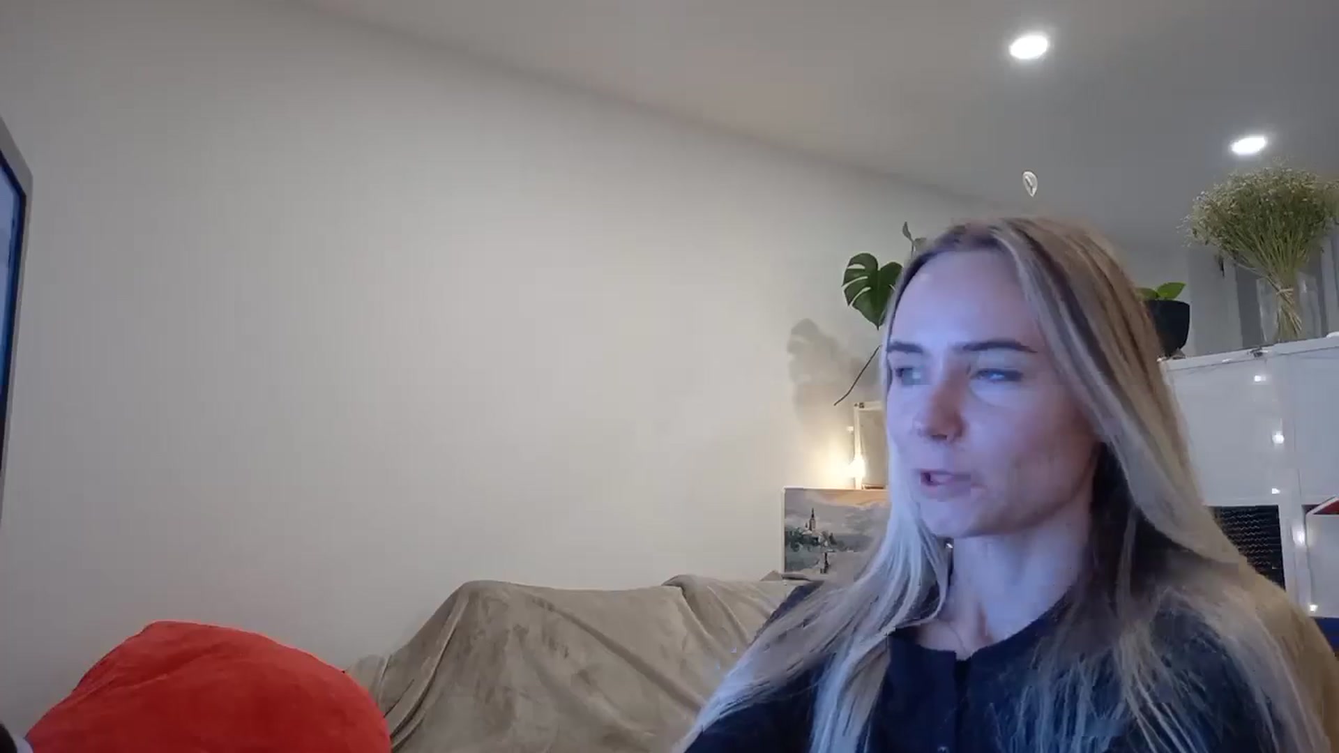 Gallery image thumbnail from Ocean__Soul's myfreecams stream on, 04/05/2025, 18:25 image 3 of 20
