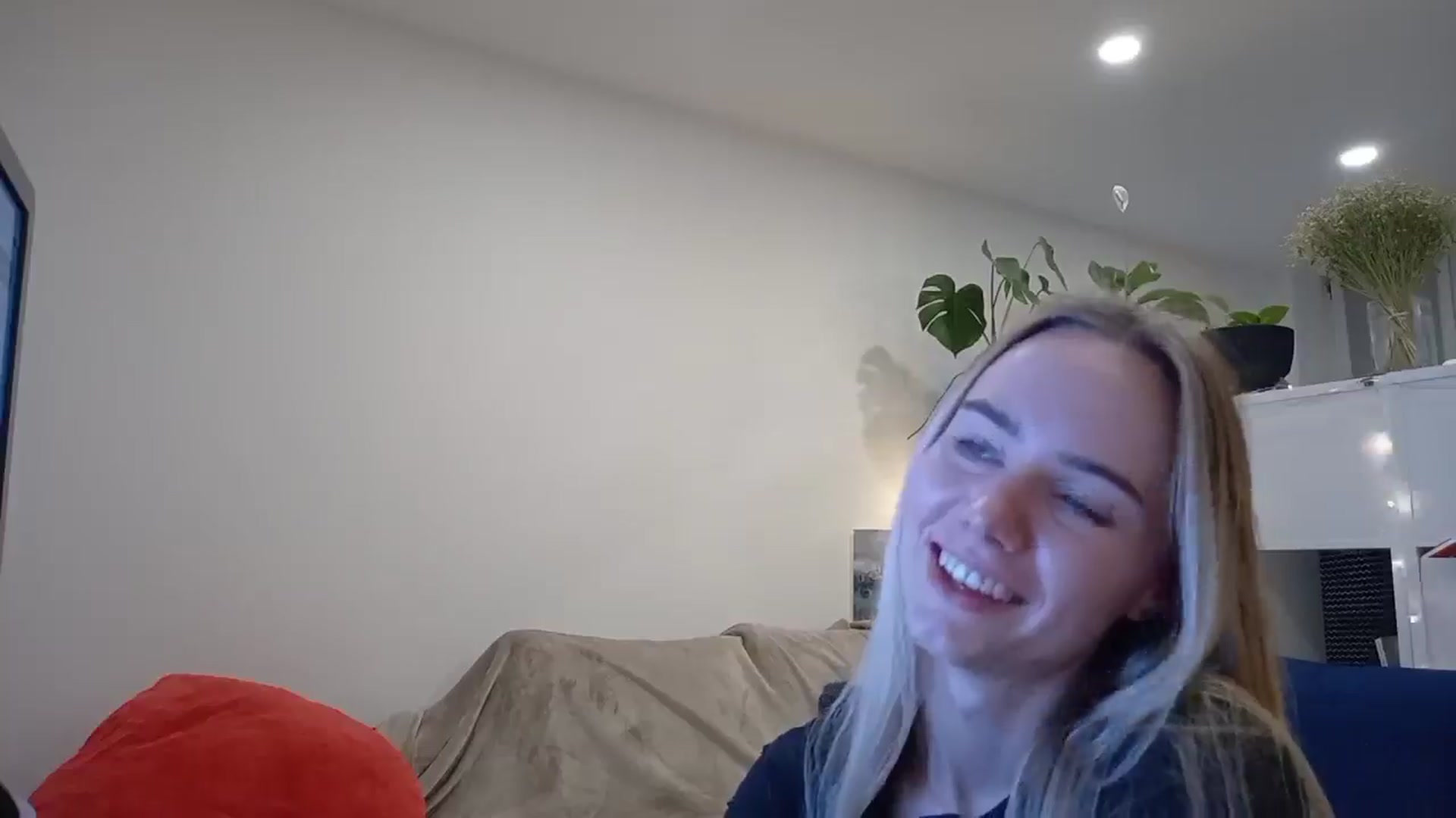 Gallery image thumbnail from Ocean__Soul's myfreecams stream on, 04/05/2025, 18:25 image 4 of 20