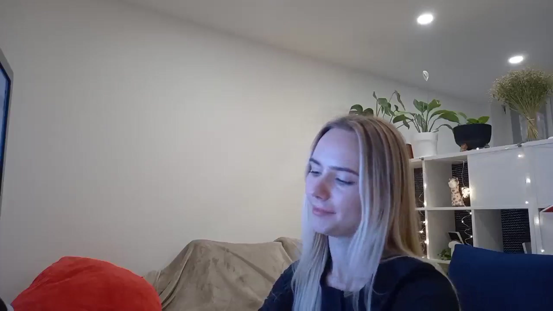Gallery image thumbnail from Ocean__Soul's myfreecams stream on, 04/05/2025, 18:25 image 11 of 20