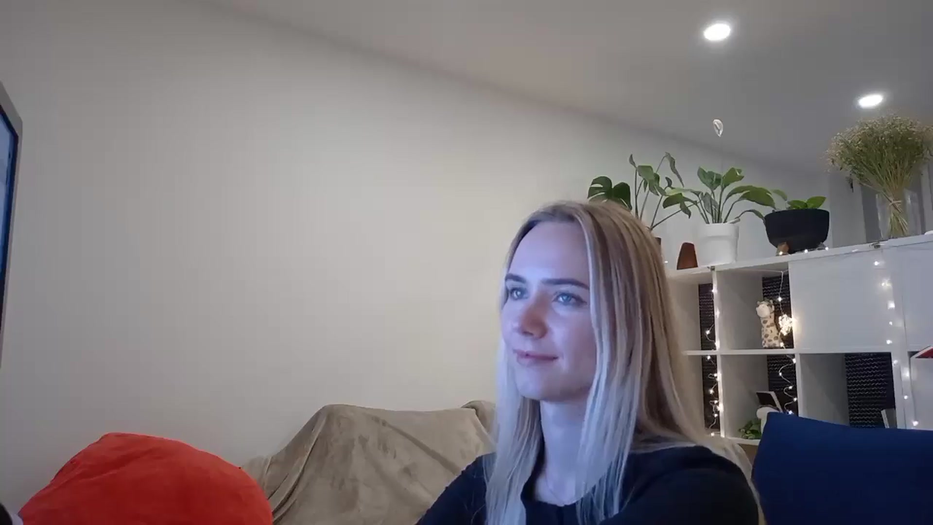 Gallery image thumbnail from Ocean__Soul's myfreecams stream on, 04/05/2025, 18:25 image 12 of 20