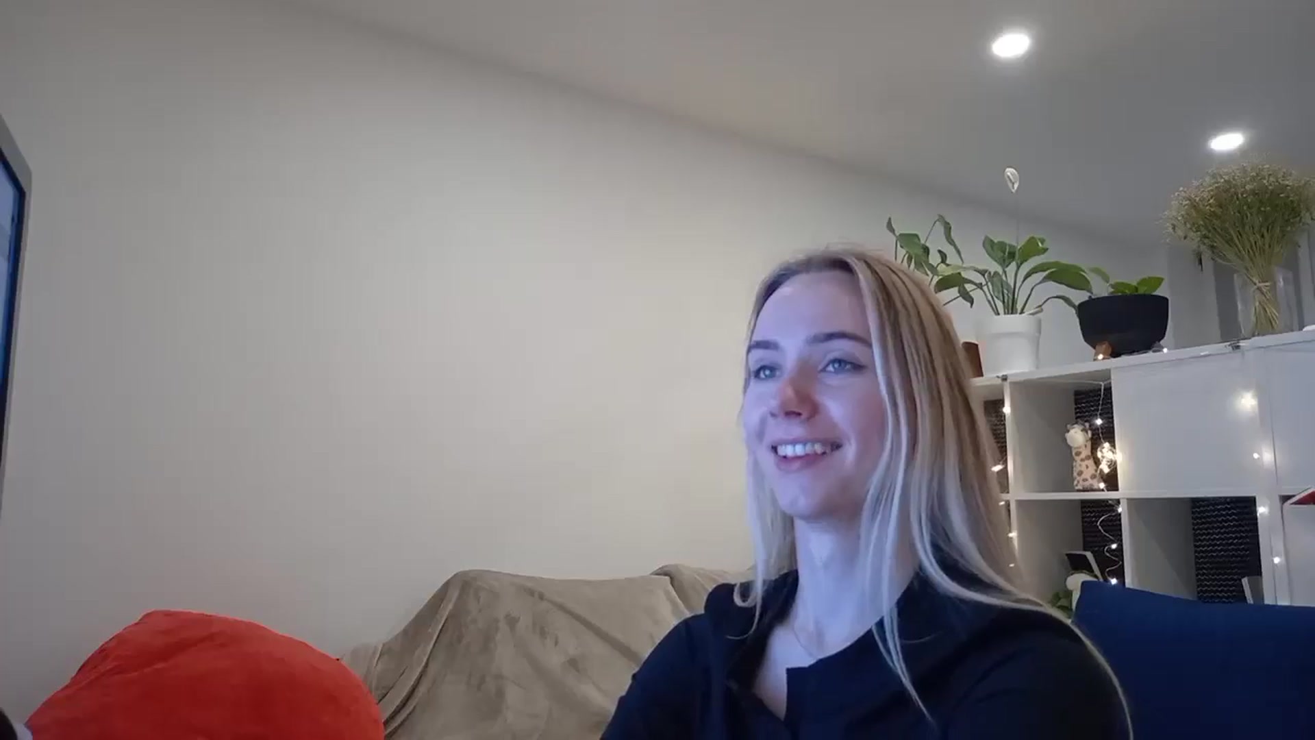 Gallery image thumbnail from Ocean__Soul's myfreecams stream on, 04/05/2025, 18:25 image 18 of 20