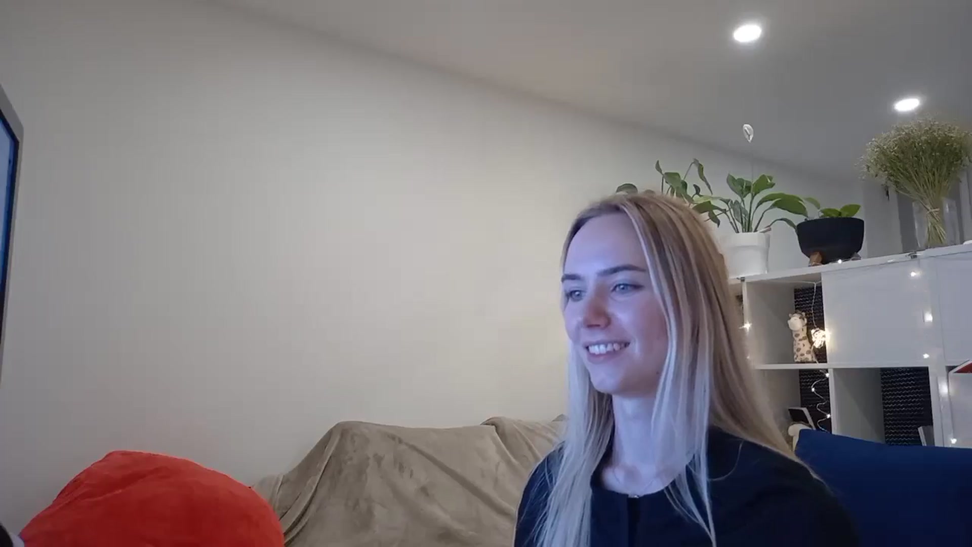 Gallery image thumbnail from Ocean__Soul's myfreecams stream on, 04/05/2025, 18:25 image 10 of 20