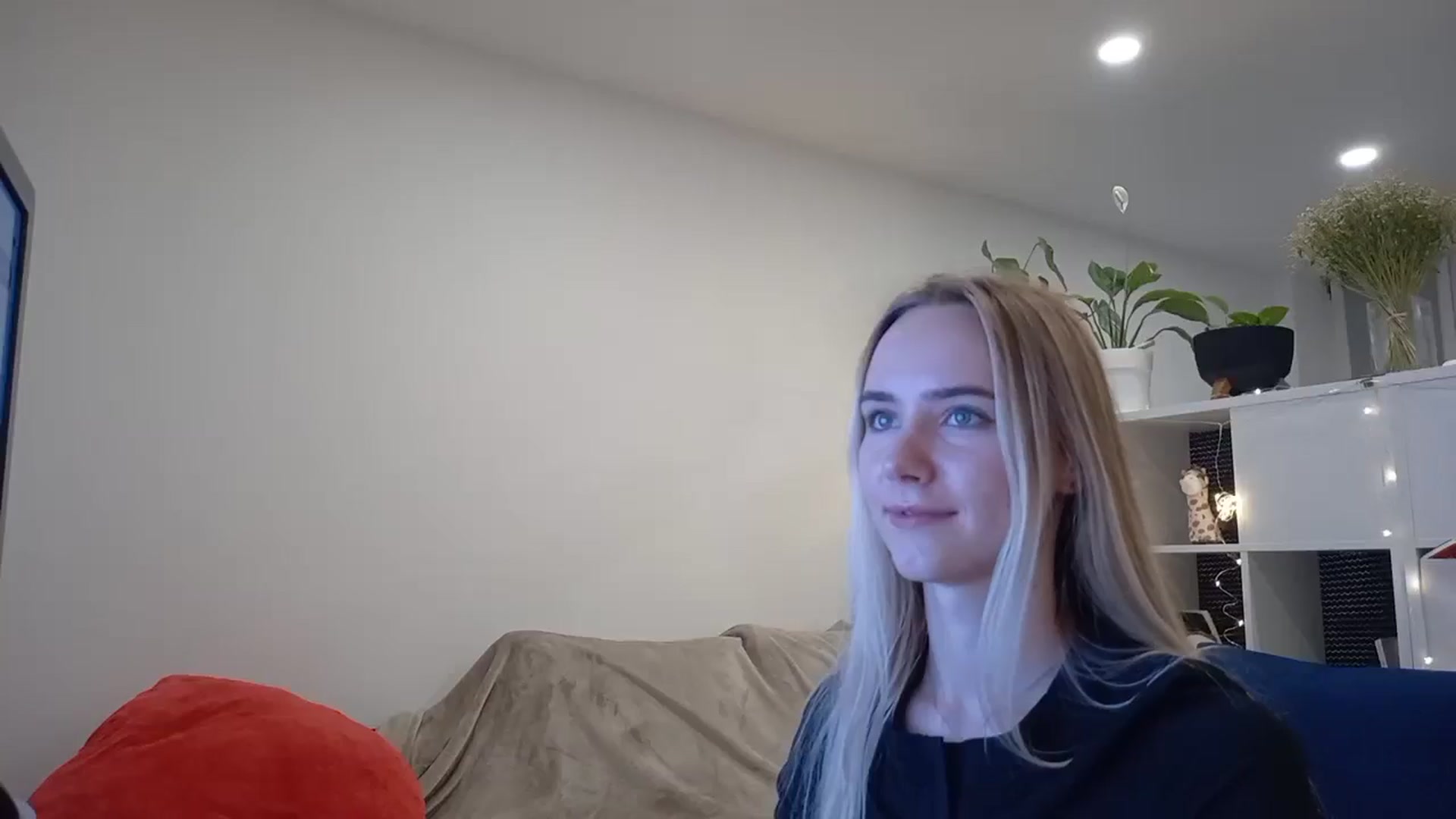 Gallery image thumbnail from Ocean__Soul's myfreecams stream on, 04/05/2025, 18:25 image 1 of 20