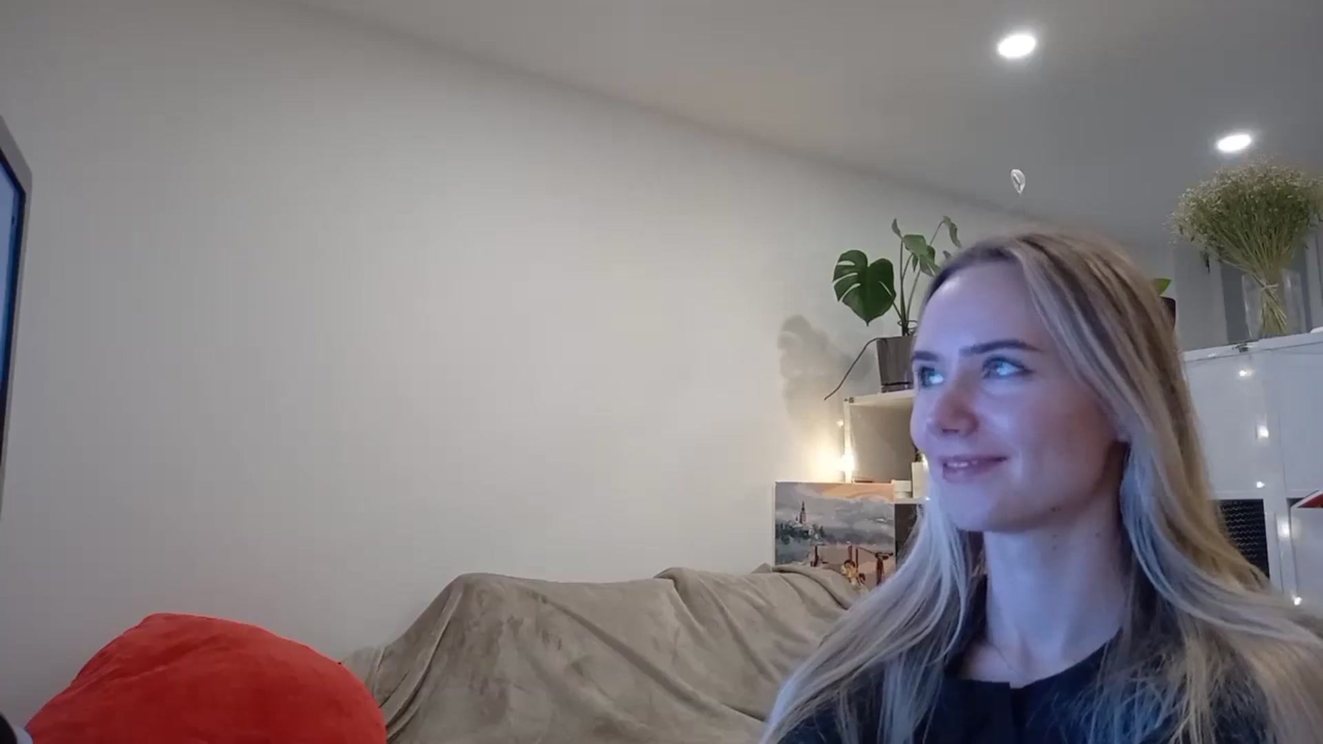 Gallery image thumbnail from Ocean__Soul's myfreecams stream on, 04/05/2025, 18:25 image 2 of 20