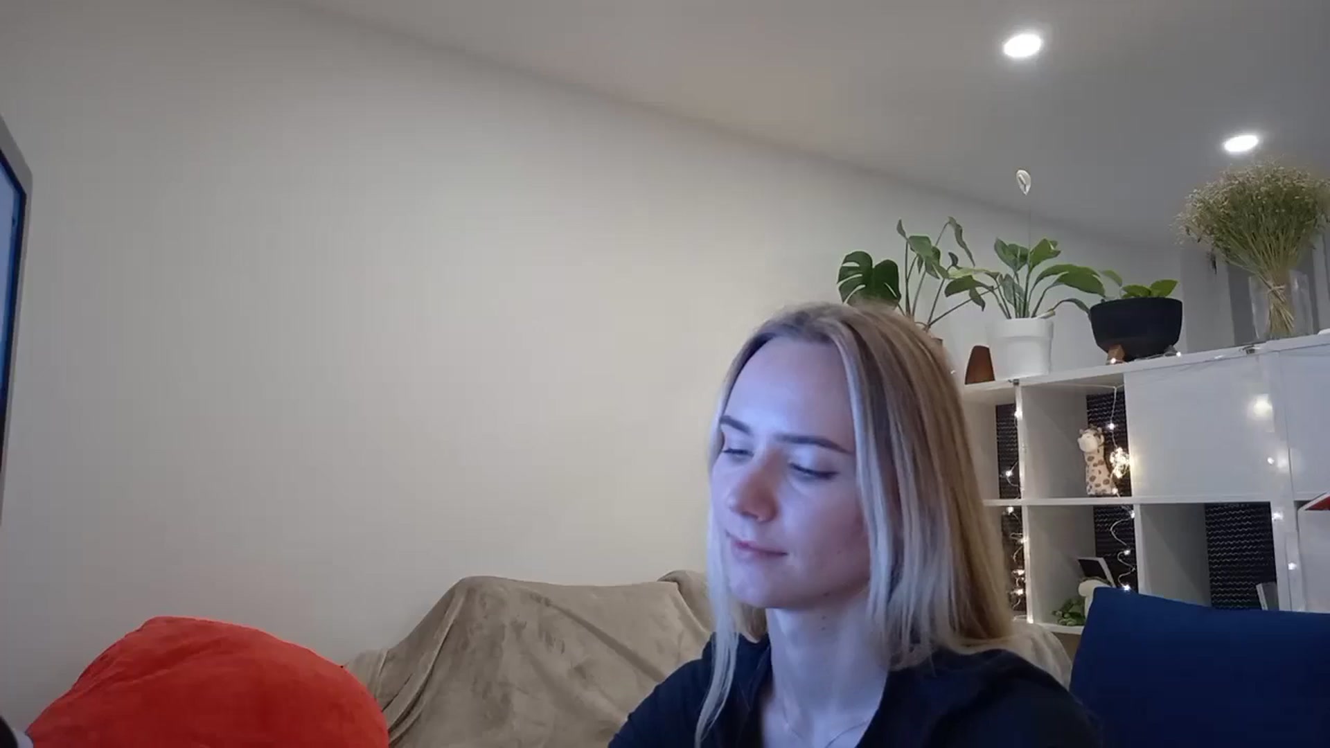 Gallery image thumbnail from Ocean__Soul's myfreecams stream on, 04/05/2025, 18:25 image 14 of 20
