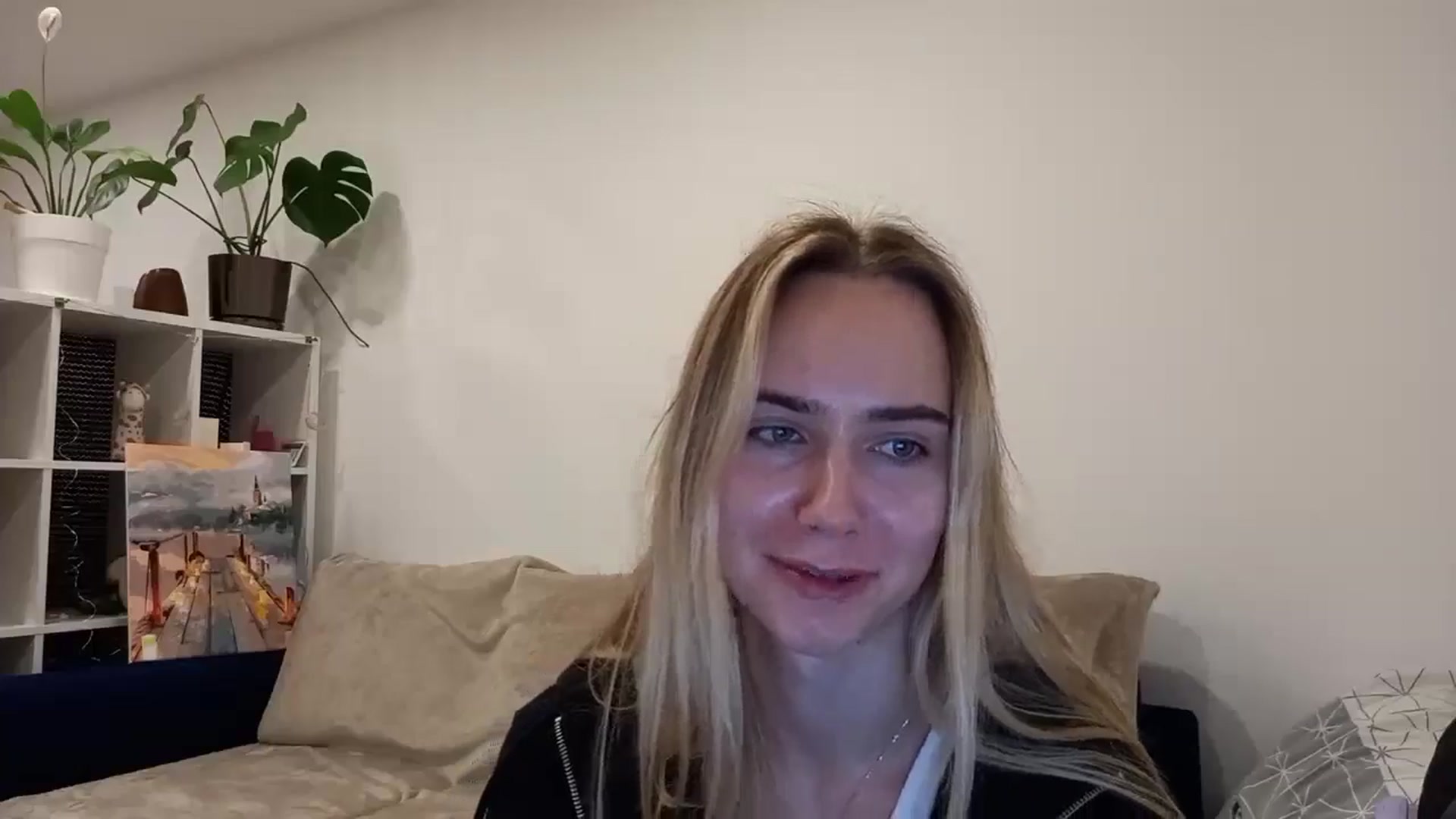 Gallery image thumbnail from Ocean__Soul's myfreecams stream on, 04/07/2025, 21:00 image 16 of 20