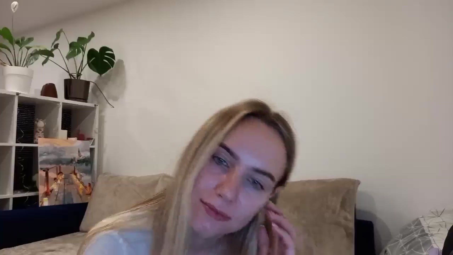 Gallery image thumbnail from Ocean__Soul's myfreecams stream on, 04/07/2025, 23:01 image 9 of 20