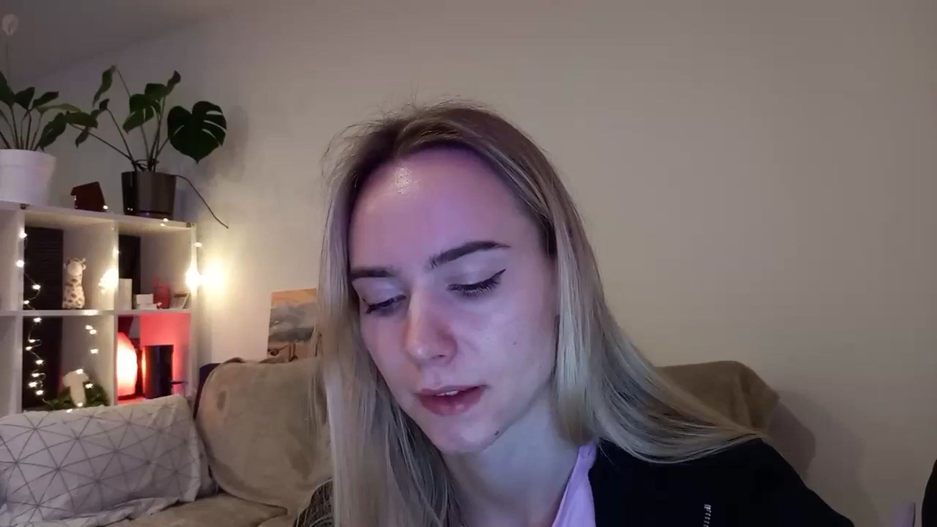 Gallery image thumbnail from Ocean__Soul's myfreecams stream on, 04/08/2025, 19:53 image 2 of 20