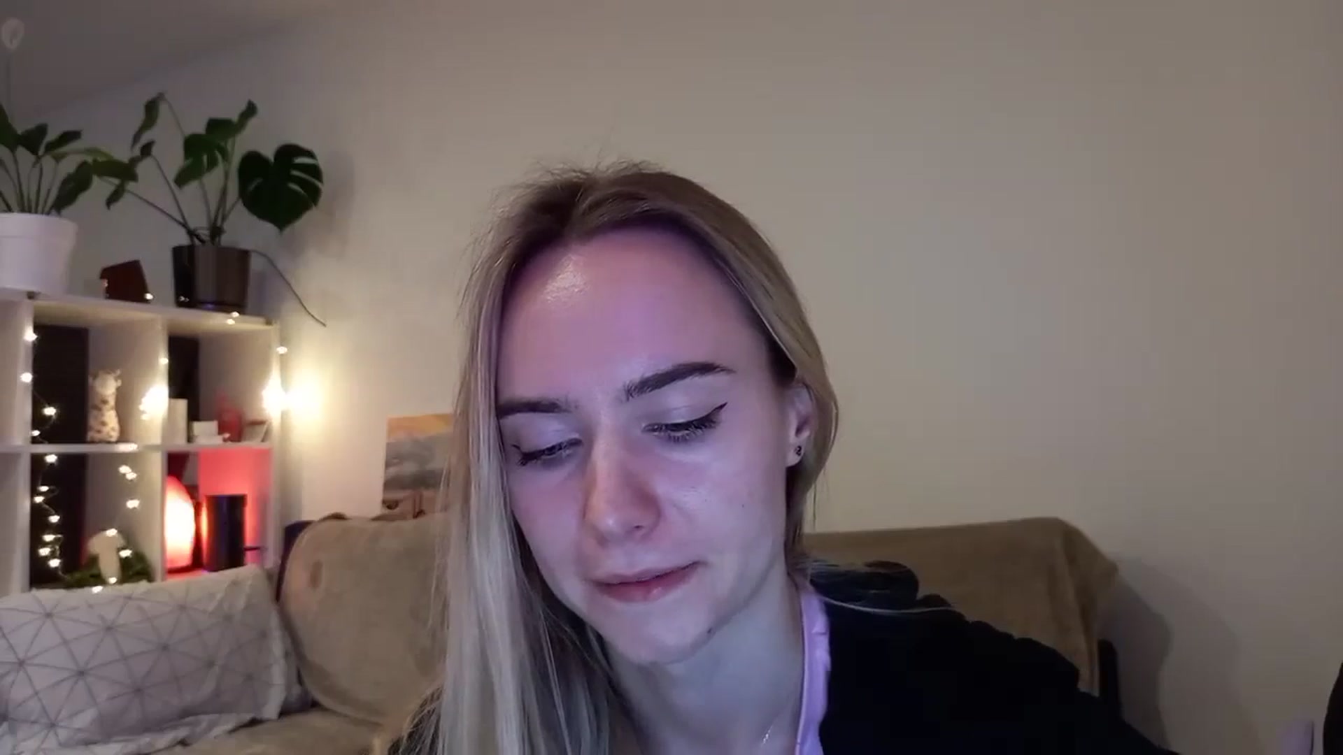 Gallery image thumbnail from Ocean__Soul's myfreecams stream on, 04/08/2025, 19:53 image 16 of 20