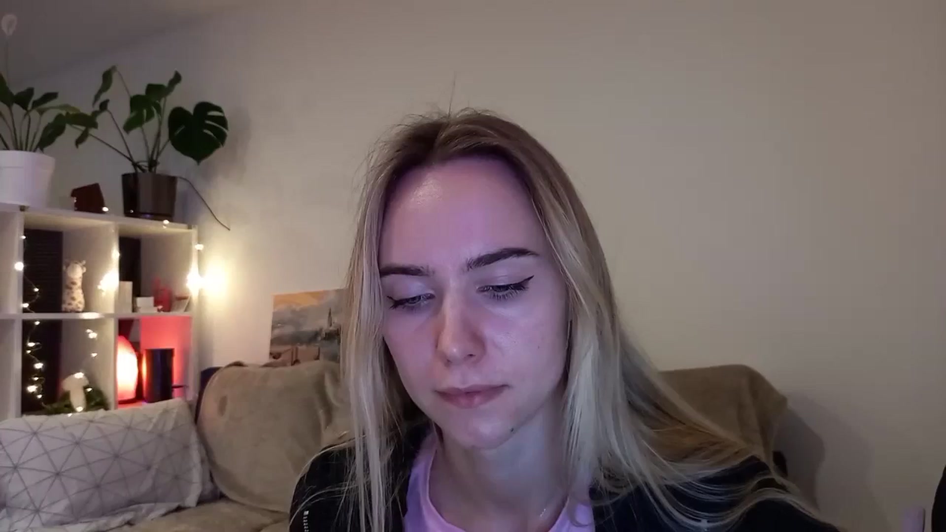 Gallery image thumbnail from Ocean__Soul's myfreecams stream on, 04/08/2025, 19:53 image 6 of 20