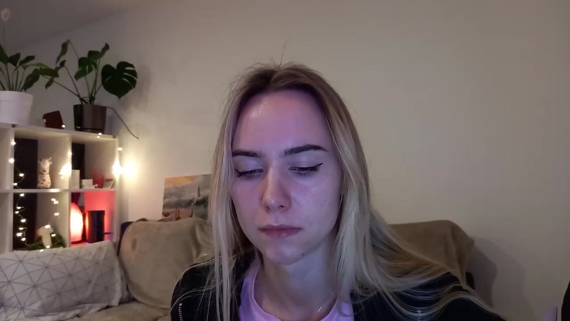 Gallery image thumbnail from Ocean__Soul's myfreecams stream on, 04/08/2025, 19:53 image 5 of 20