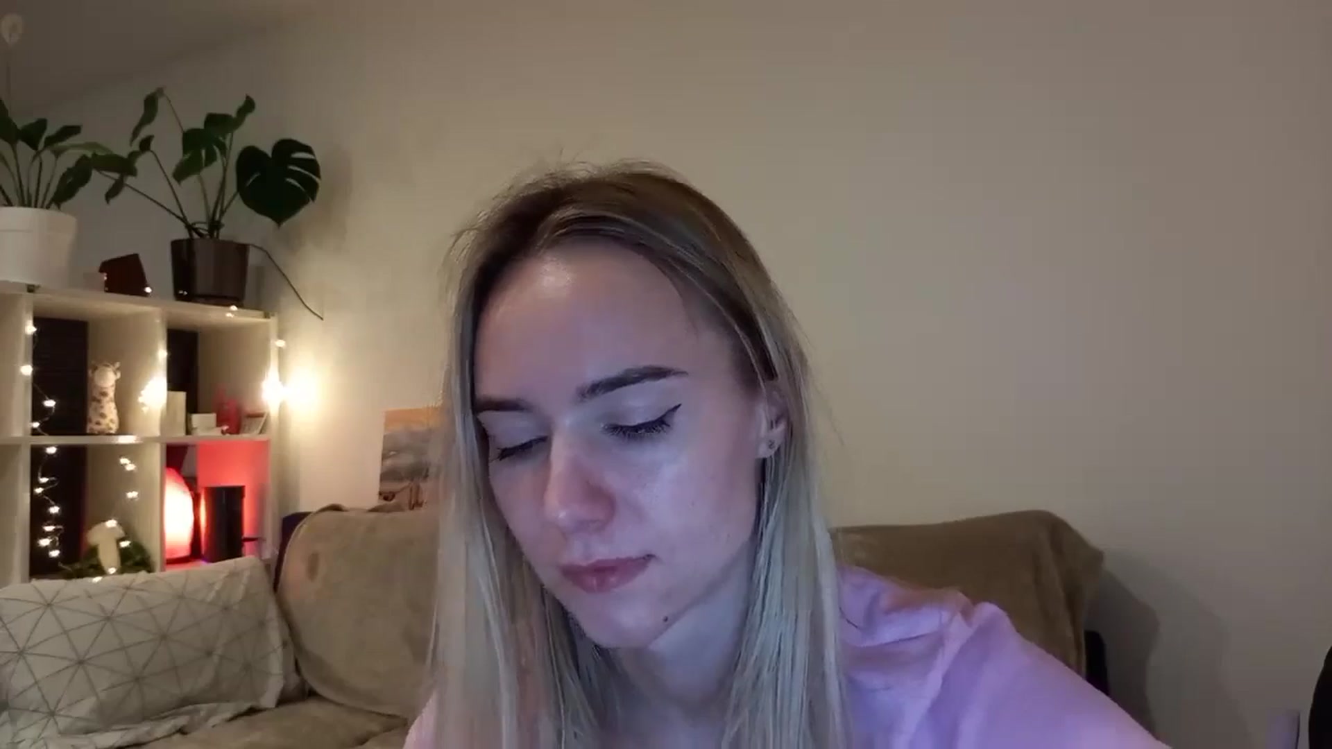 Gallery image thumbnail from Ocean__Soul's myfreecams stream on, 04/08/2025, 22:09 image 13 of 20