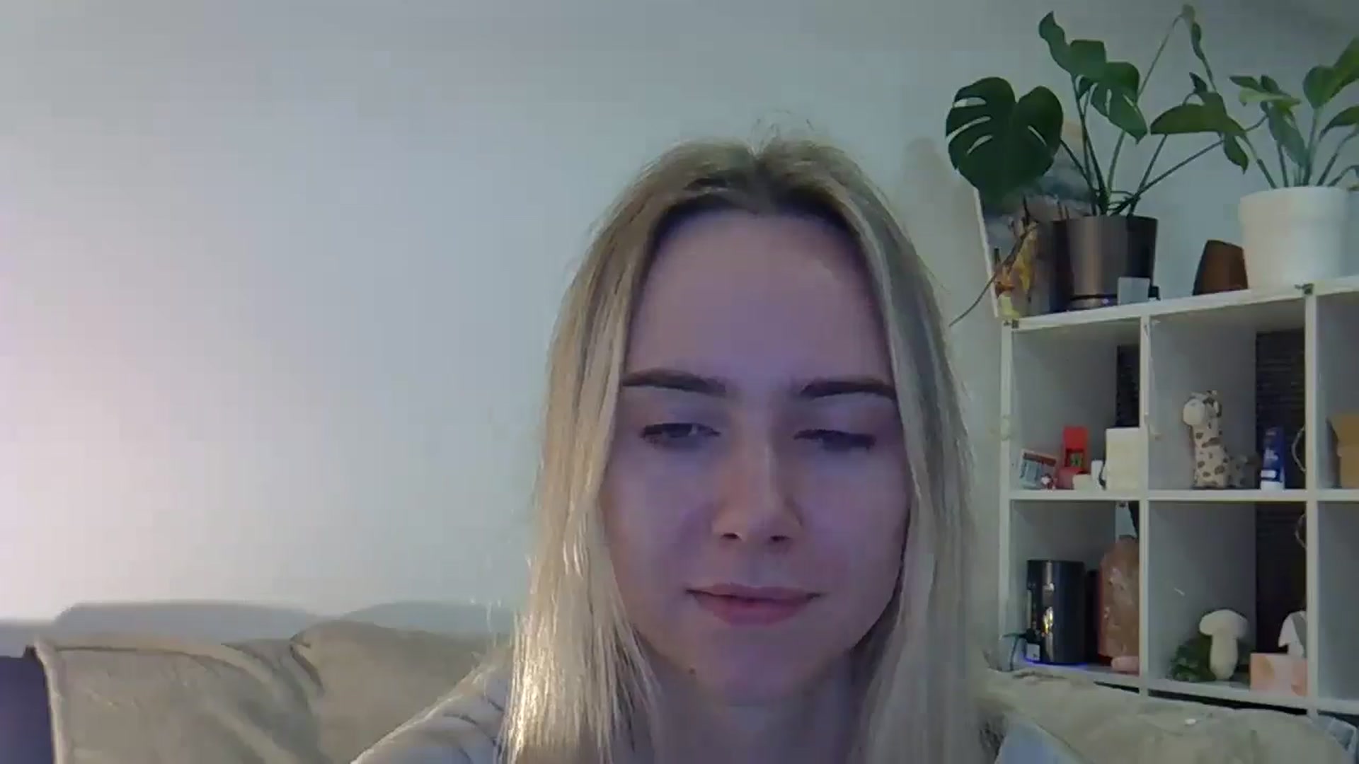 Gallery image thumbnail from Ocean__Soul's myfreecams stream on, 04/12/2025, 21:52 image 14 of 20