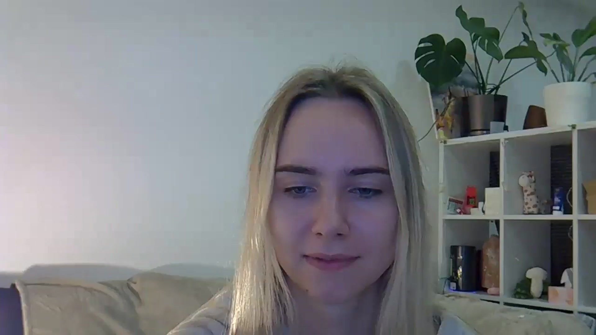 Gallery image thumbnail from Ocean__Soul's myfreecams stream on, 04/12/2025, 21:52 image 15 of 20