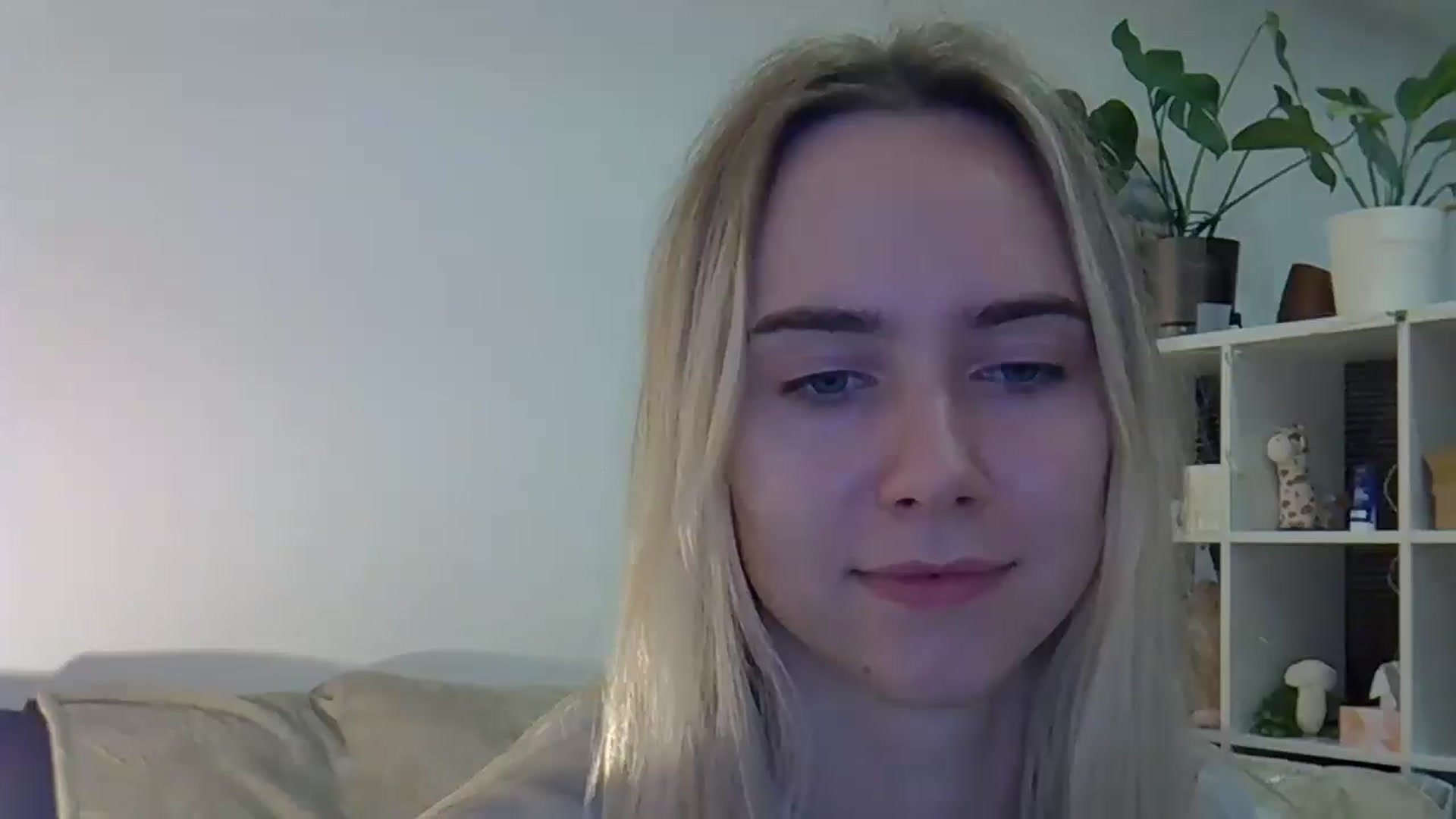 Gallery image thumbnail from Ocean__Soul's myfreecams stream on, 04/12/2025, 21:52 image 2 of 20