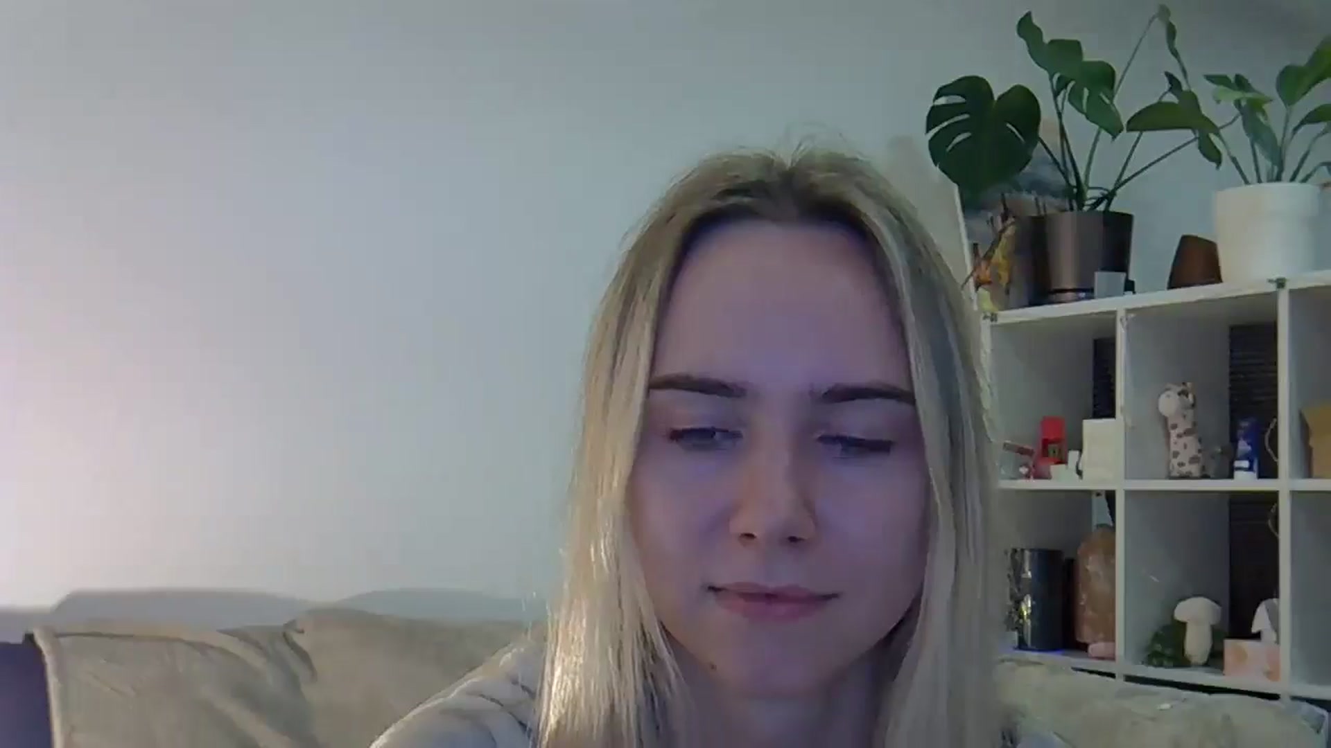 Gallery image thumbnail from Ocean__Soul's myfreecams stream on, 04/12/2025, 21:52 image 17 of 20